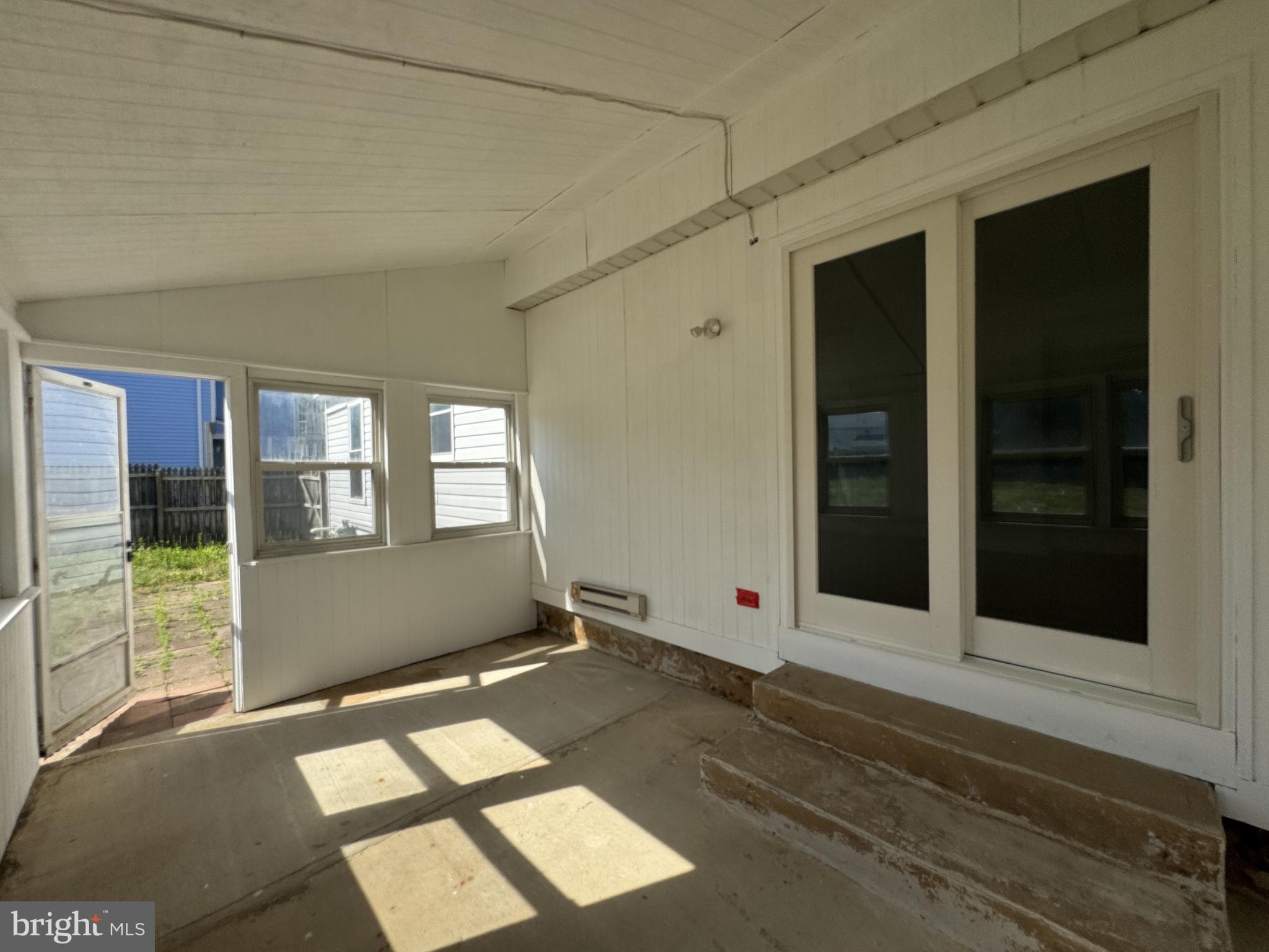 ROYAL GRANT - Residential