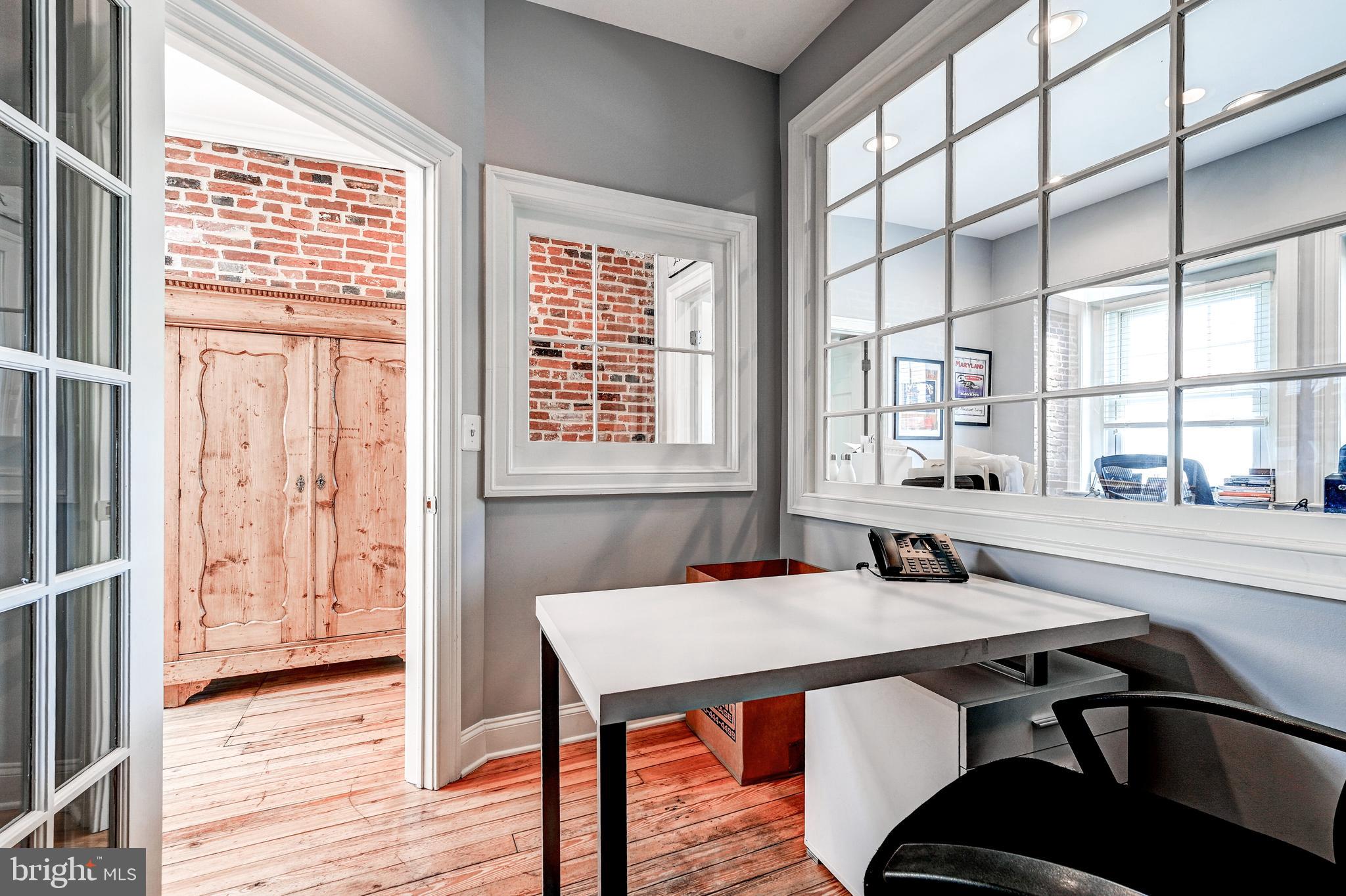 LOCUST POINT - Residential