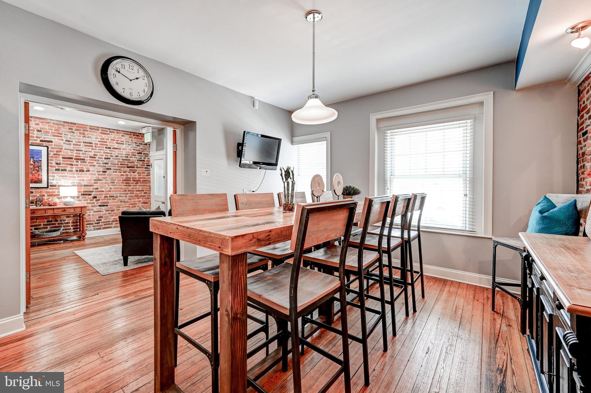 LOCUST POINT - Residential