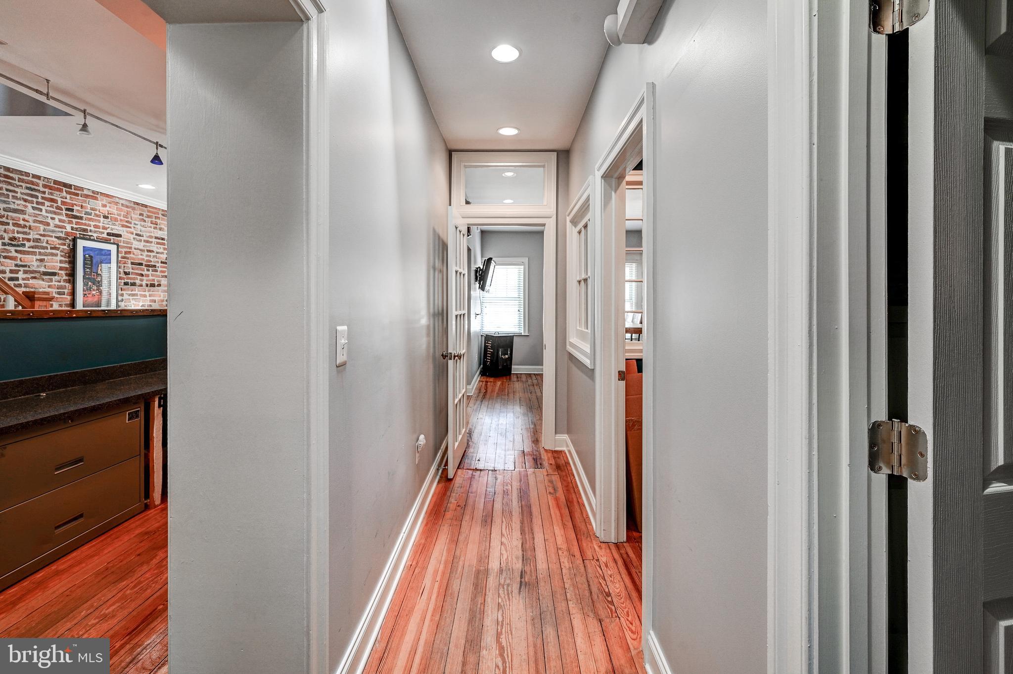 LOCUST POINT - Residential