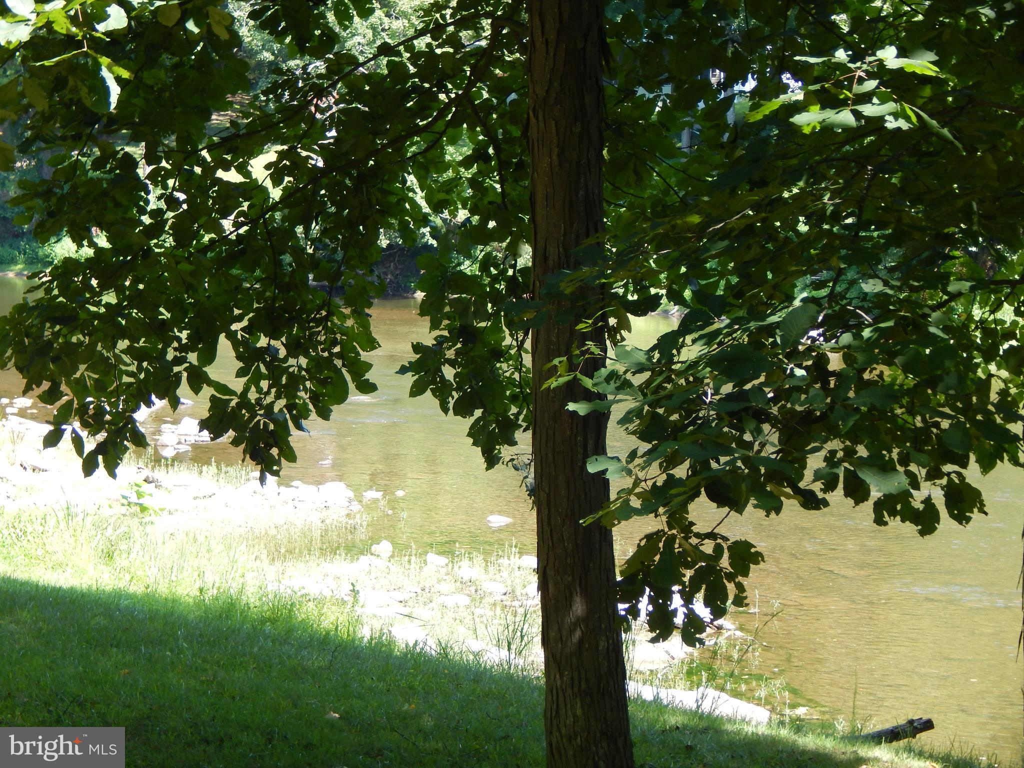 RIVER RIDGE - Land