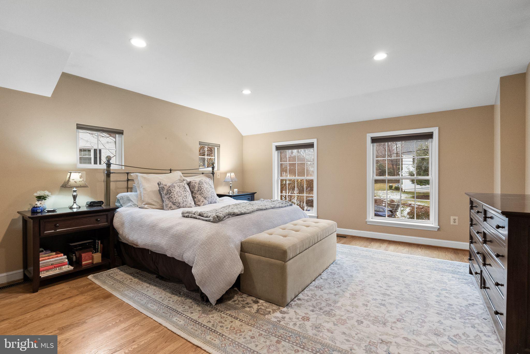 WOODACRES - Residential