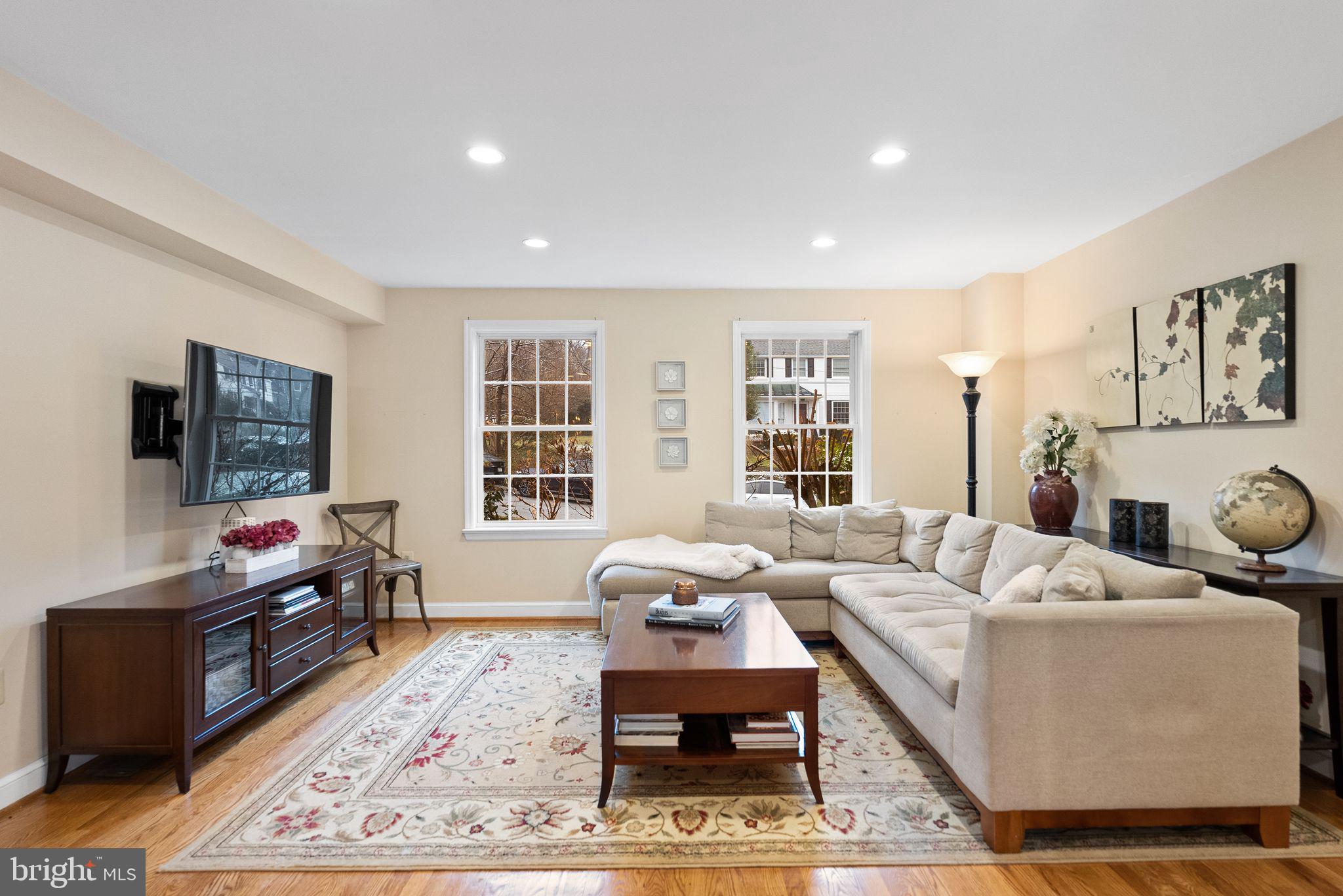 WOODACRES - Residential