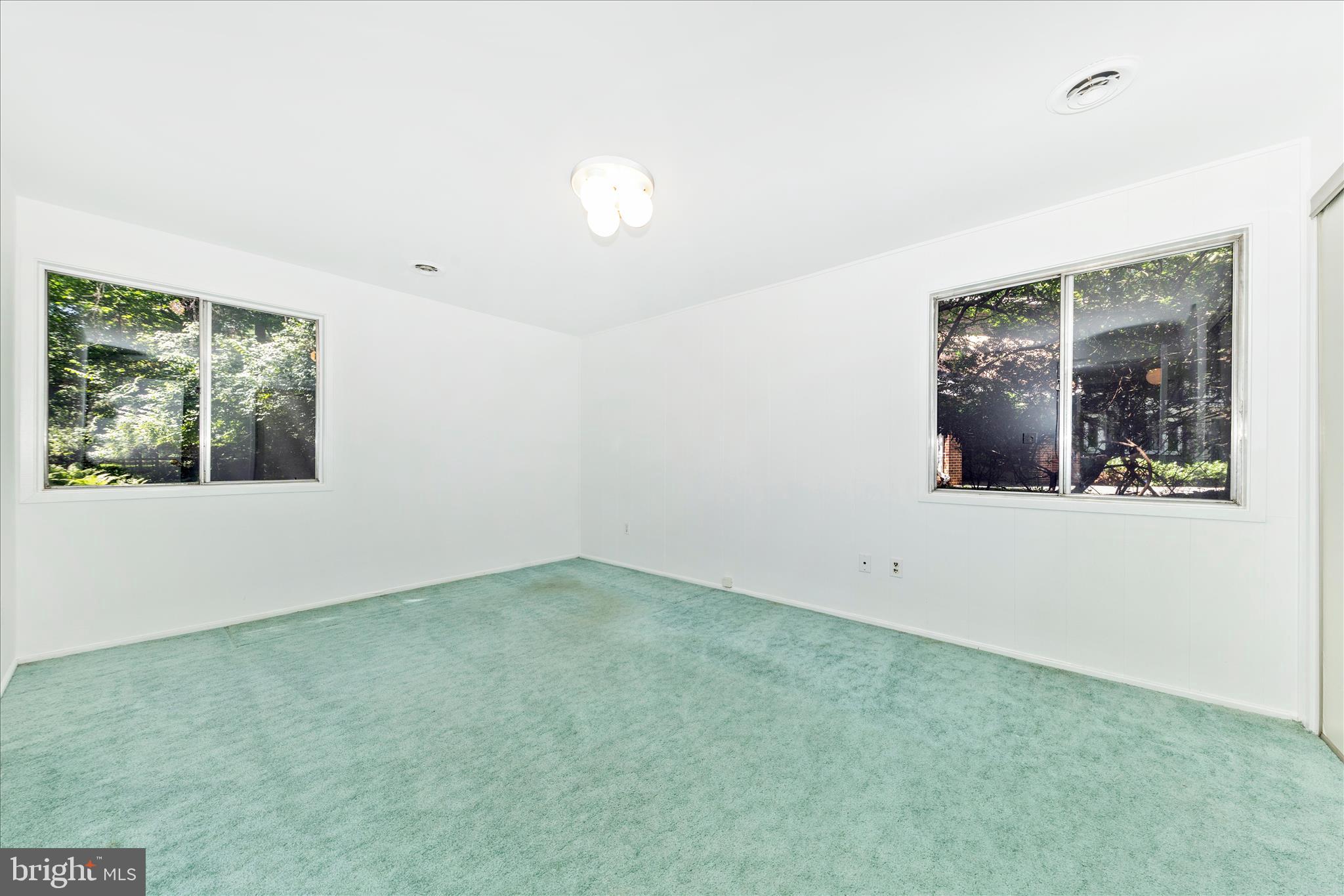 CARDEROCK SPRINGS - Residential