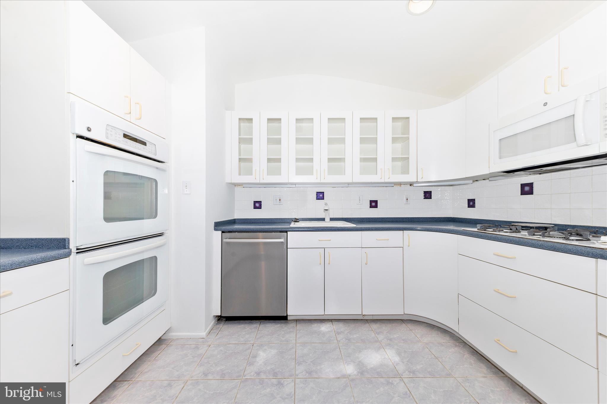 CARDEROCK SPRINGS - Residential