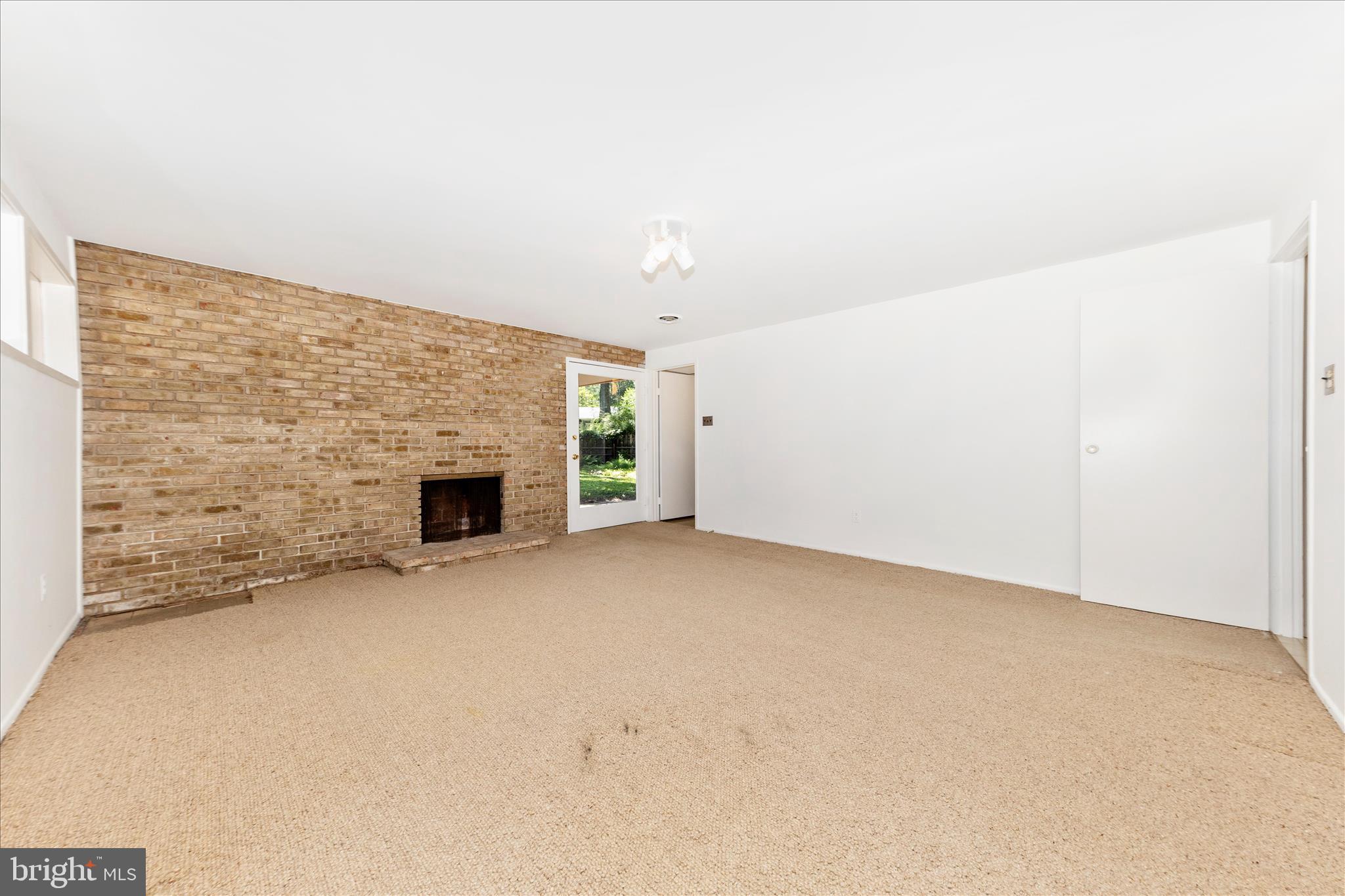 CARDEROCK SPRINGS - Residential