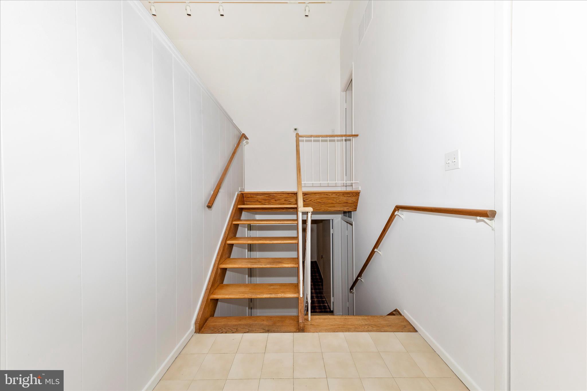 CARDEROCK SPRINGS - Residential