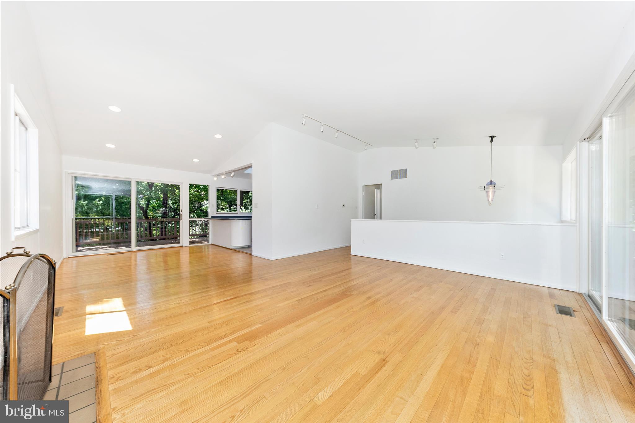 CARDEROCK SPRINGS - Residential