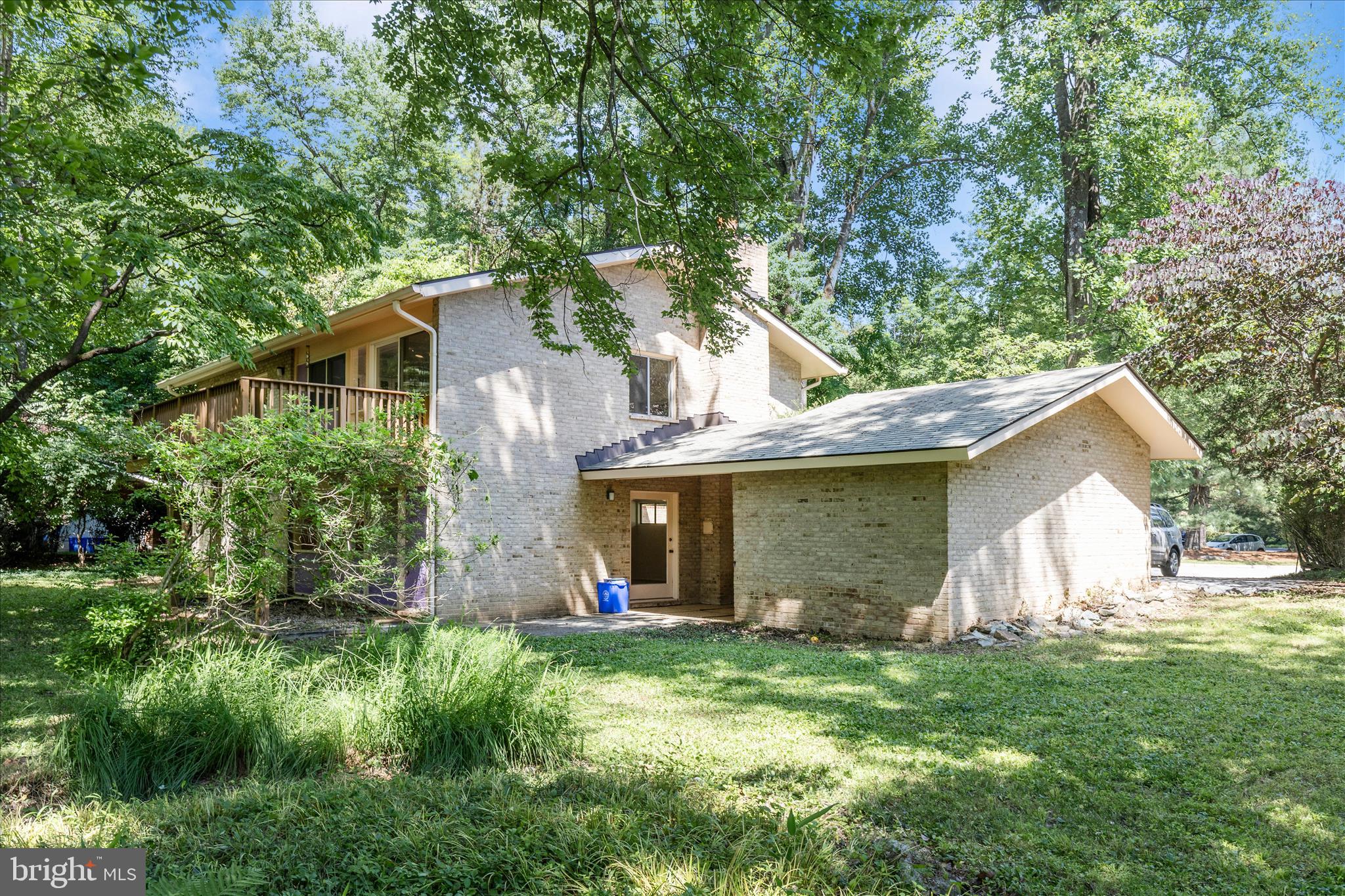 CARDEROCK SPRINGS - Residential