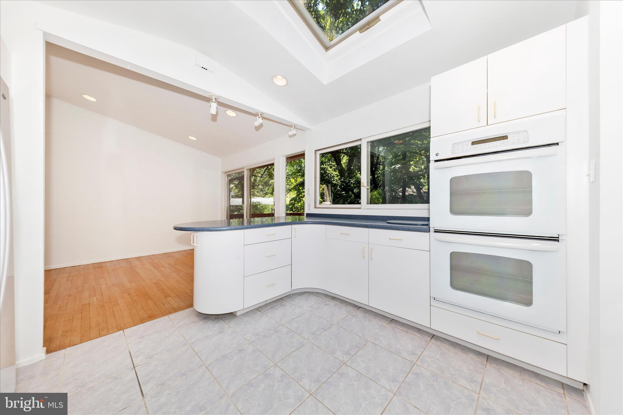 CARDEROCK SPRINGS - Residential