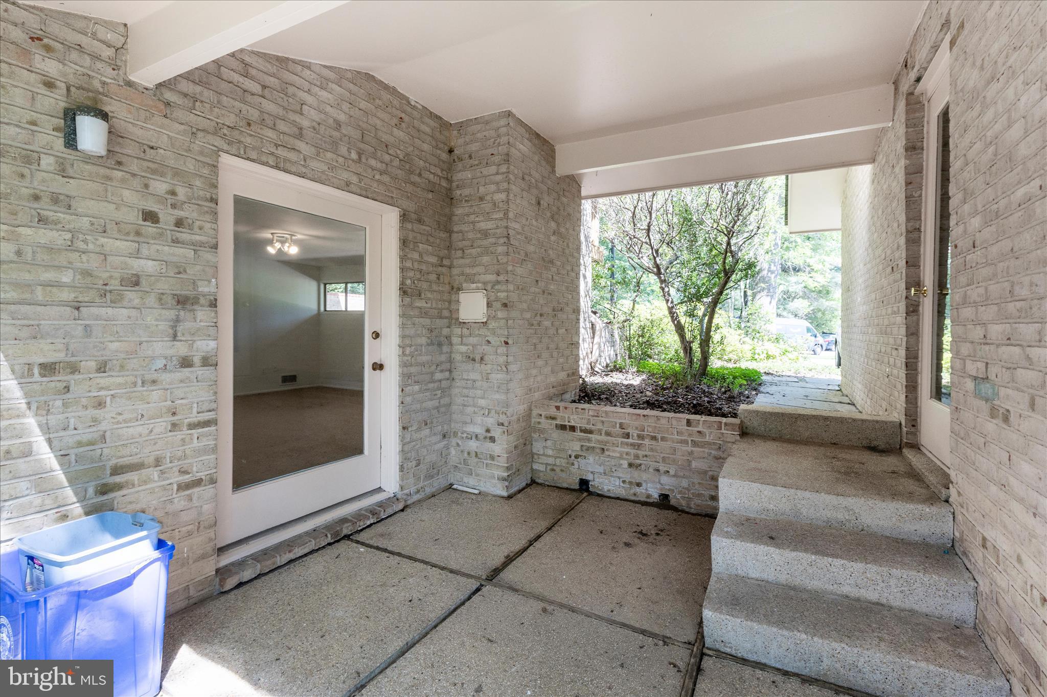 CARDEROCK SPRINGS - Residential