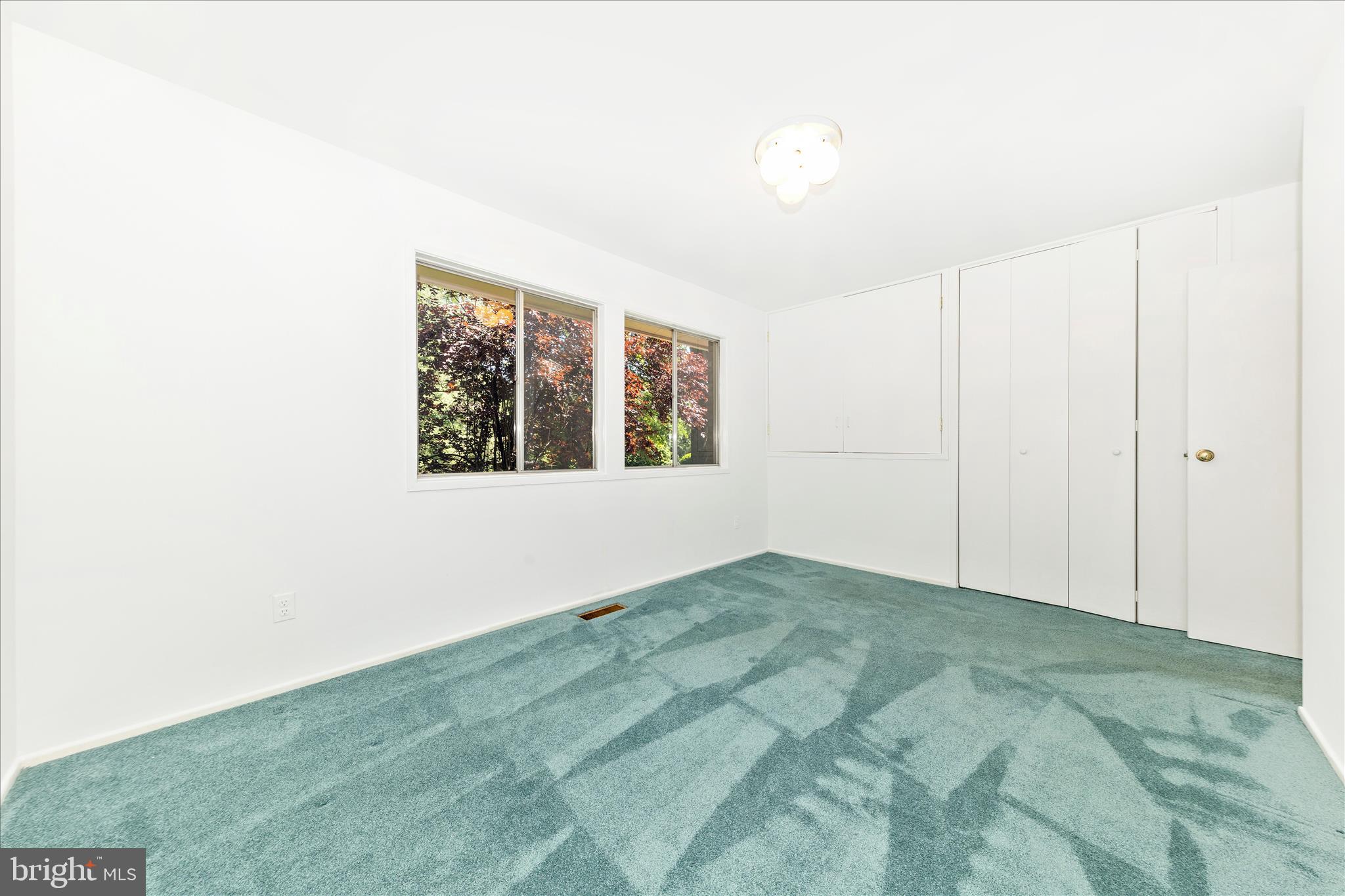 CARDEROCK SPRINGS - Residential