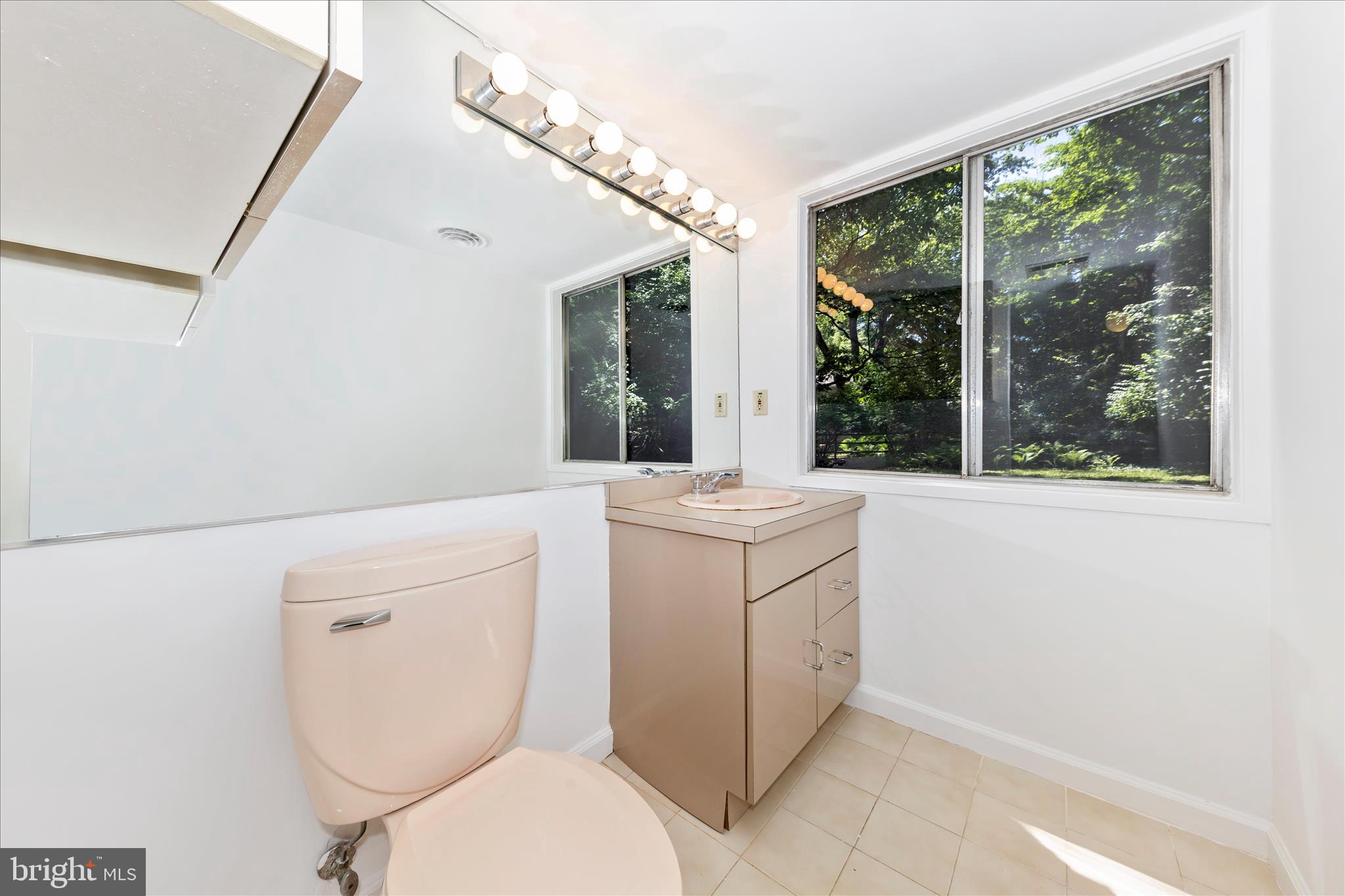 CARDEROCK SPRINGS - Residential