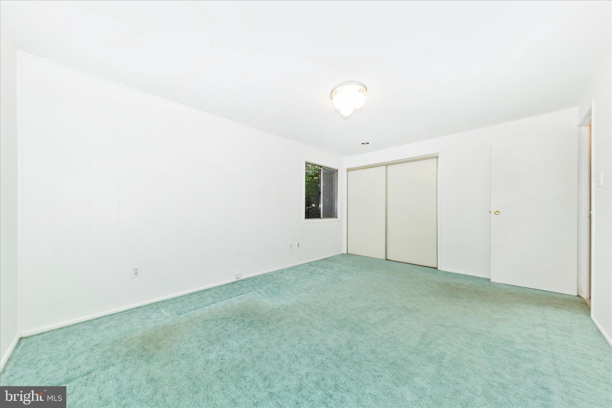 CARDEROCK SPRINGS - Residential