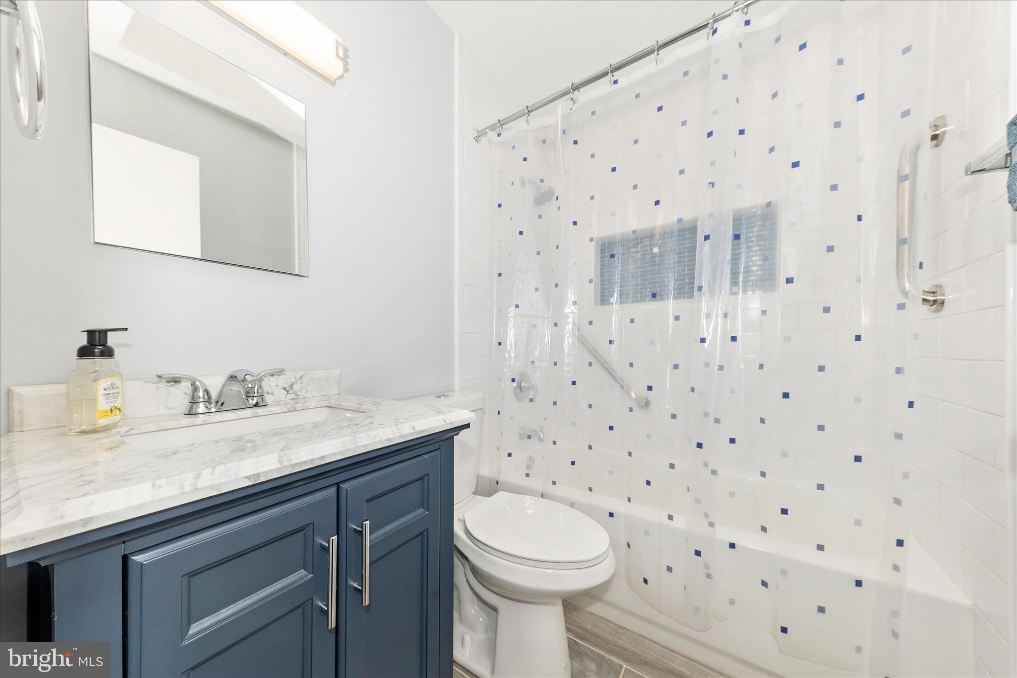 CARDEROCK SPRINGS - Residential