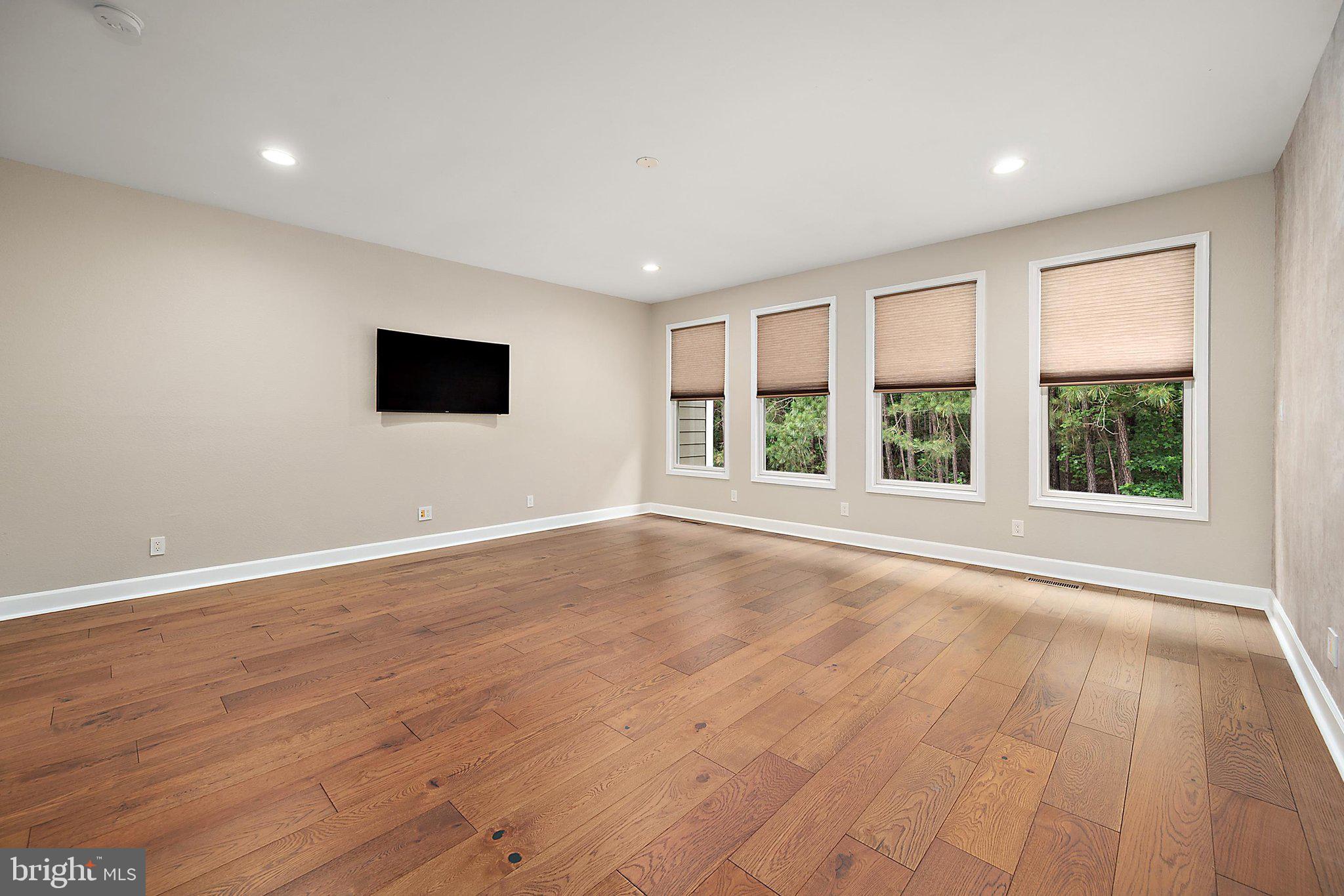 GLEN RIDDLE - Residential