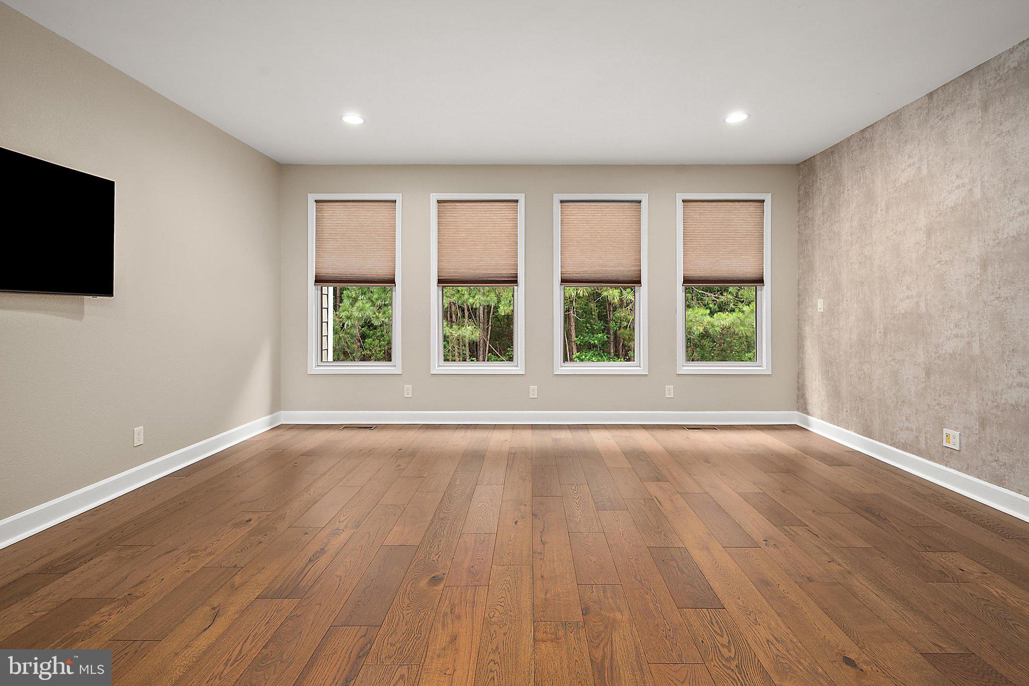 GLEN RIDDLE - Residential