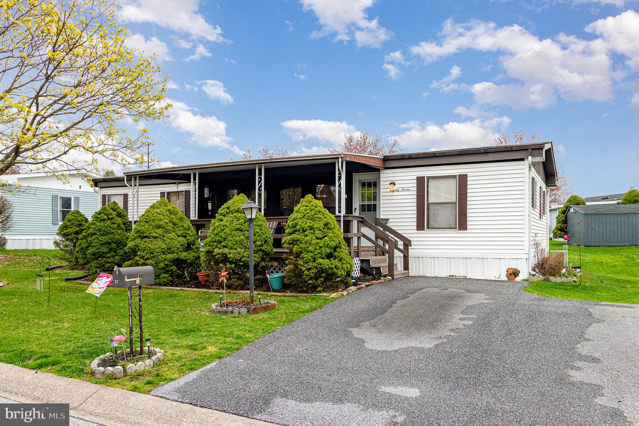 COUNTRY MANOR FARMS - Residential