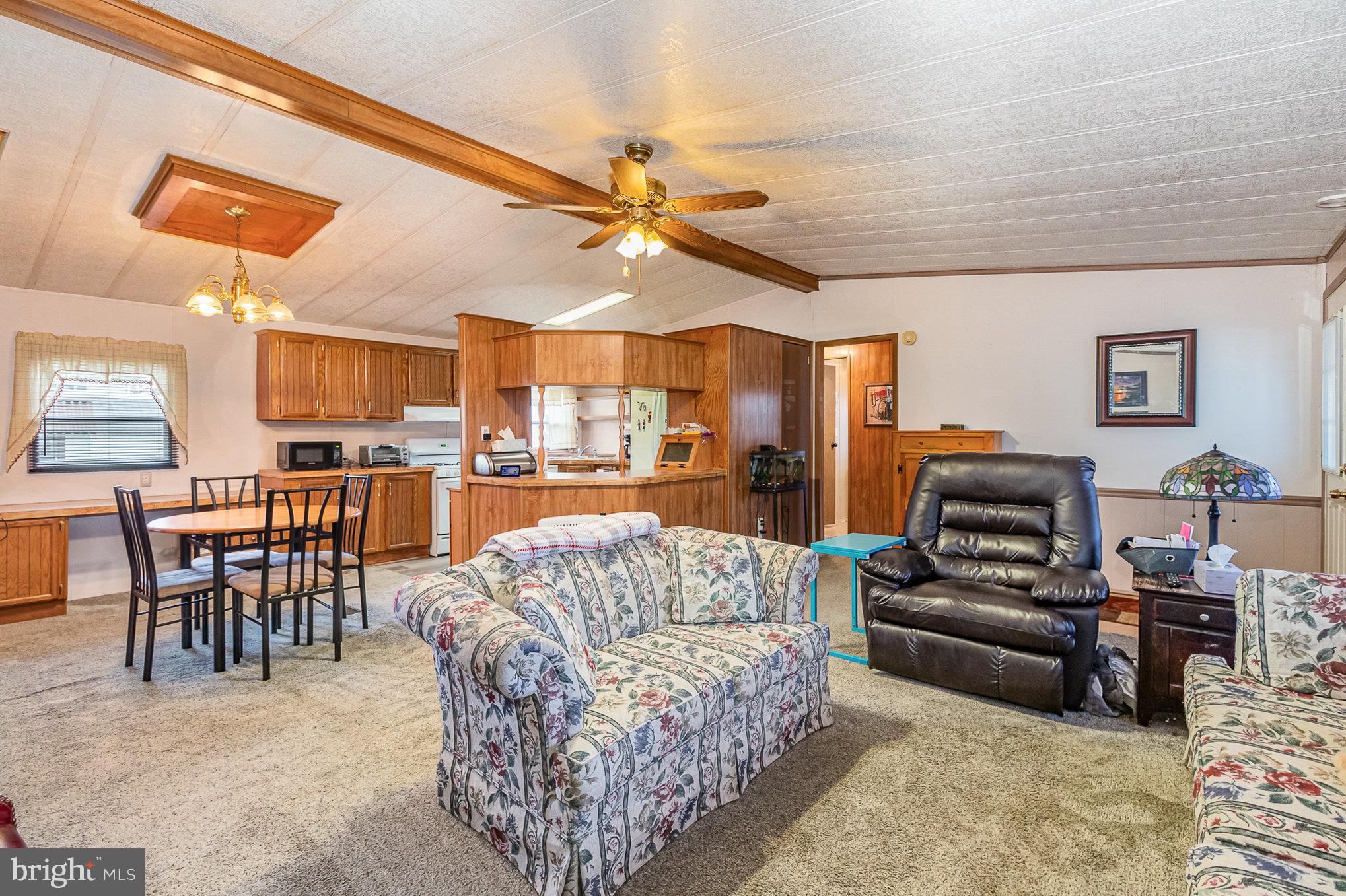 COUNTRY MANOR FARMS - Residential