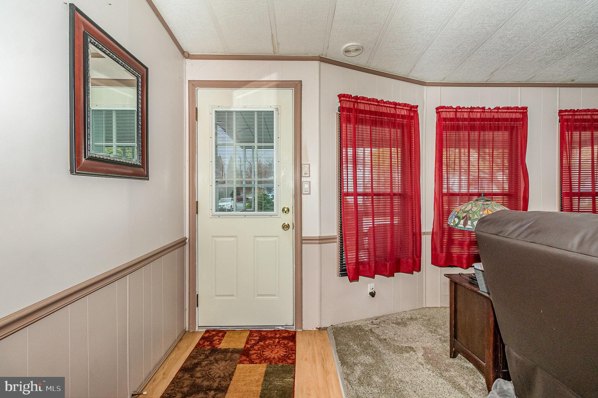 COUNTRY MANOR FARMS - Residential