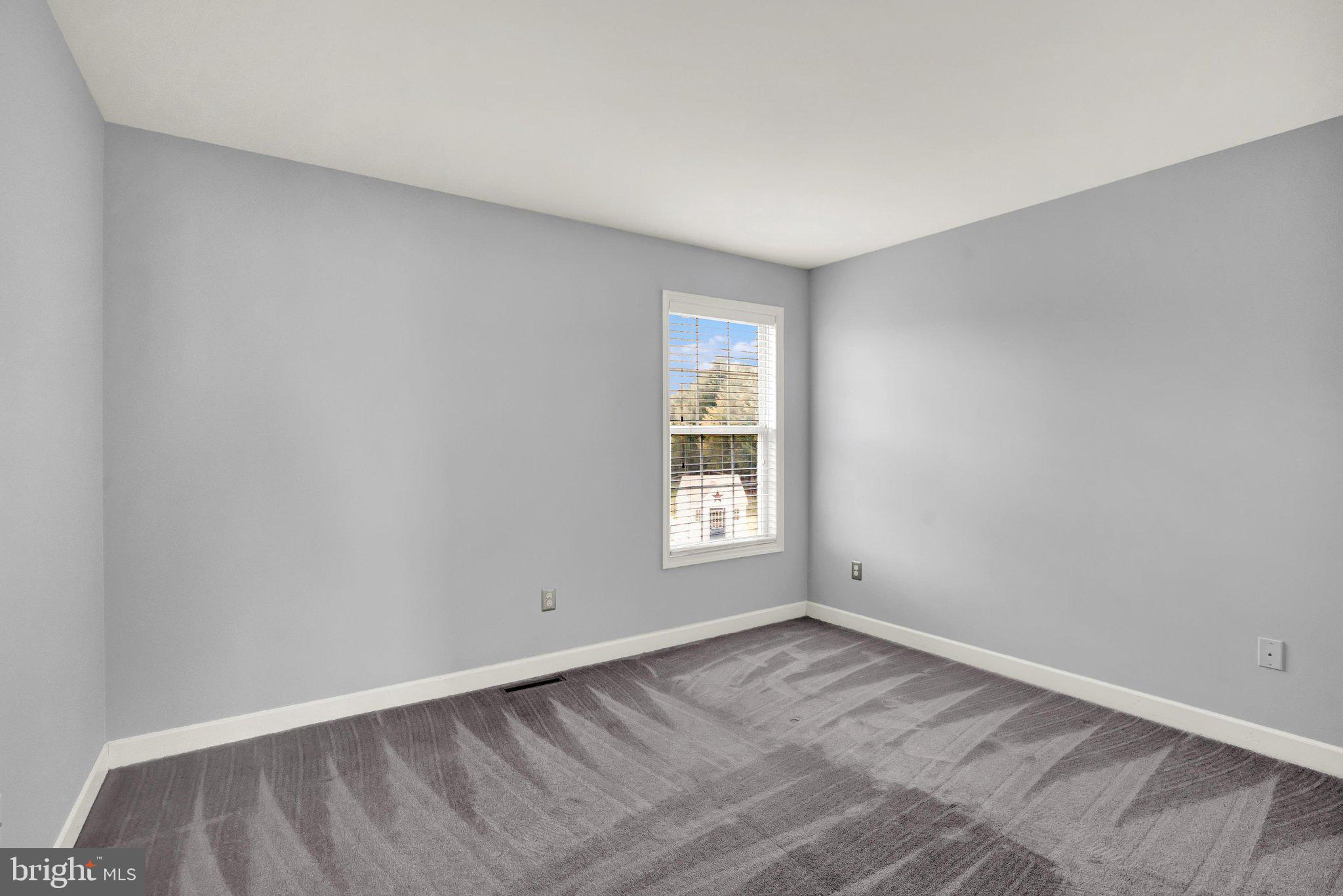 COLUMBIA COURT - Residential