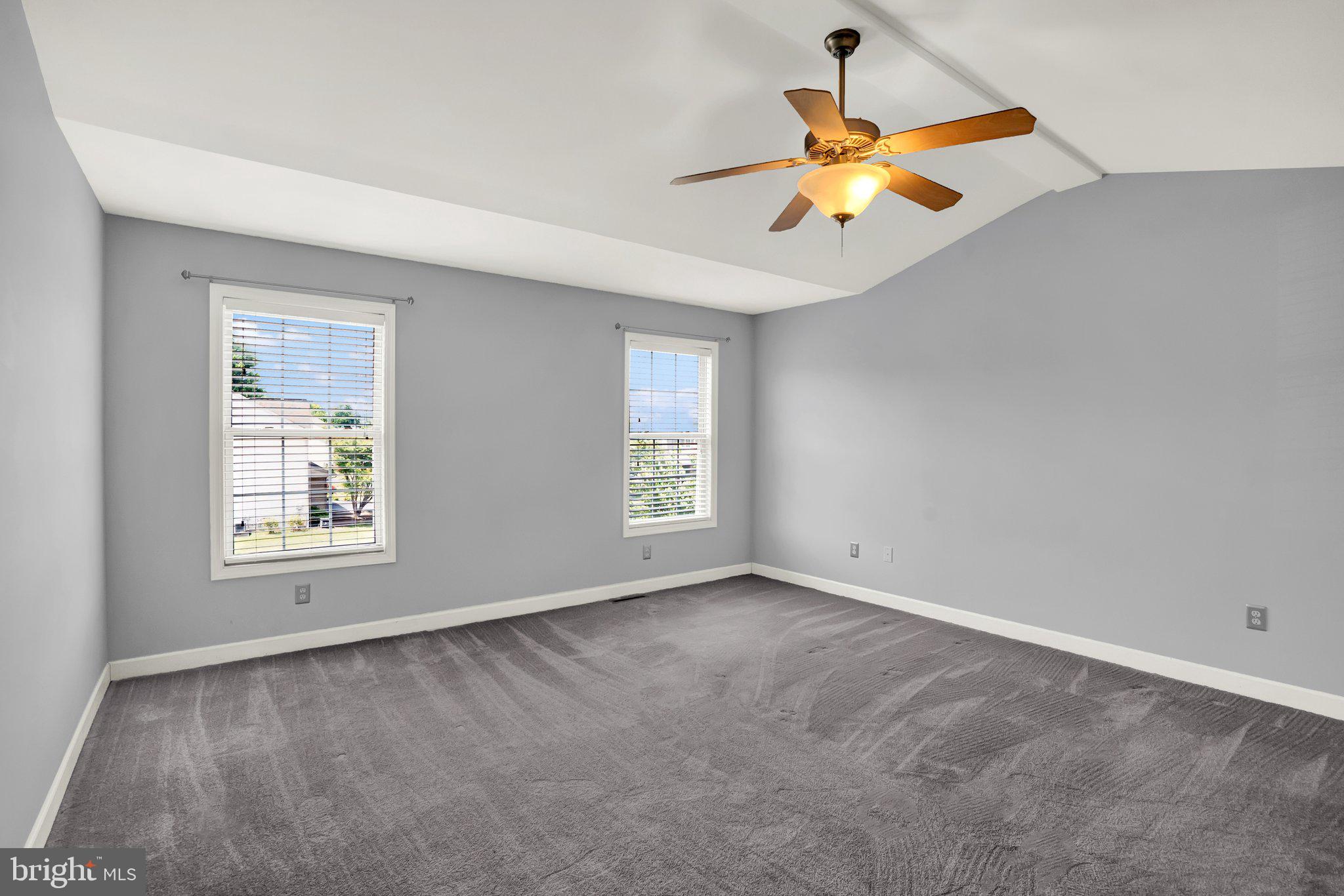 COLUMBIA COURT - Residential