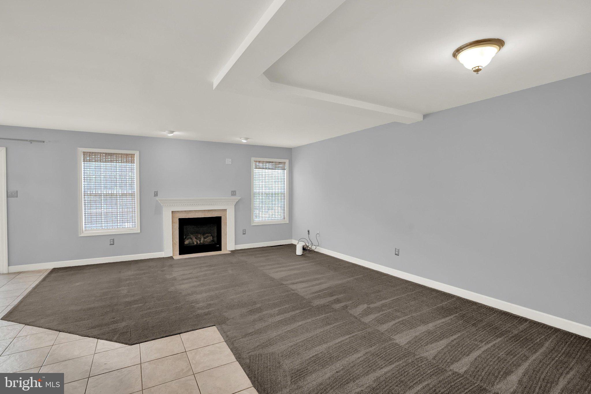 COLUMBIA COURT - Residential