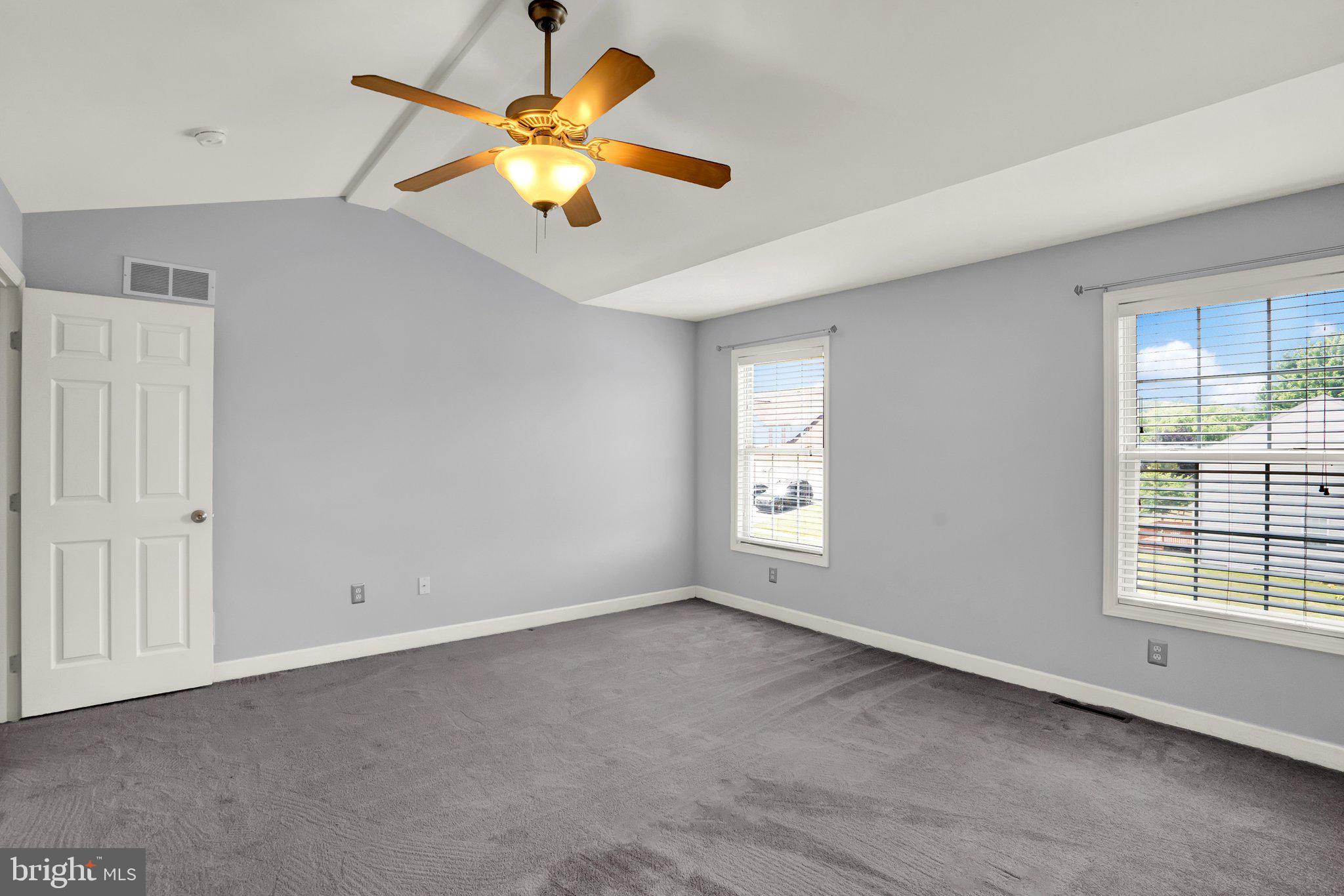 COLUMBIA COURT - Residential