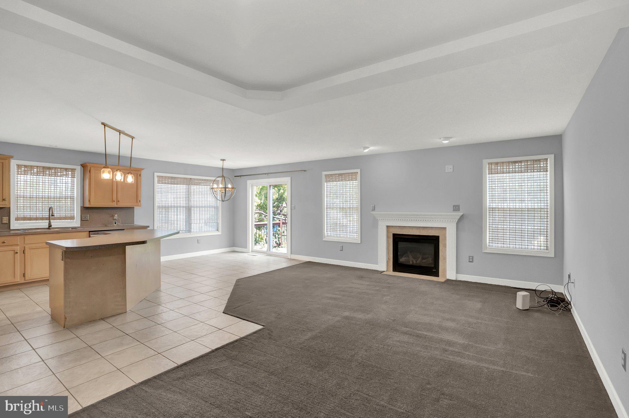 COLUMBIA COURT - Residential