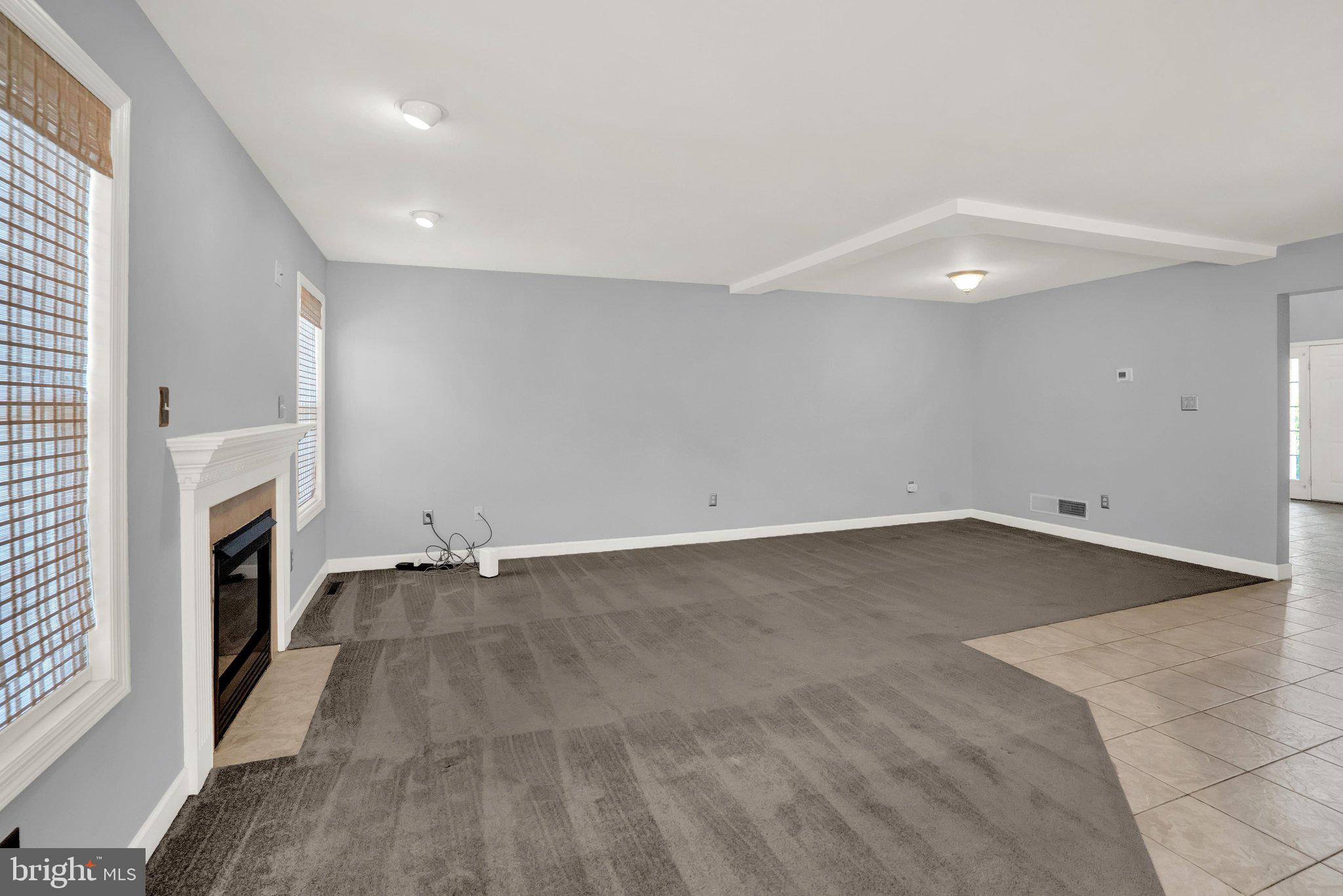 COLUMBIA COURT - Residential