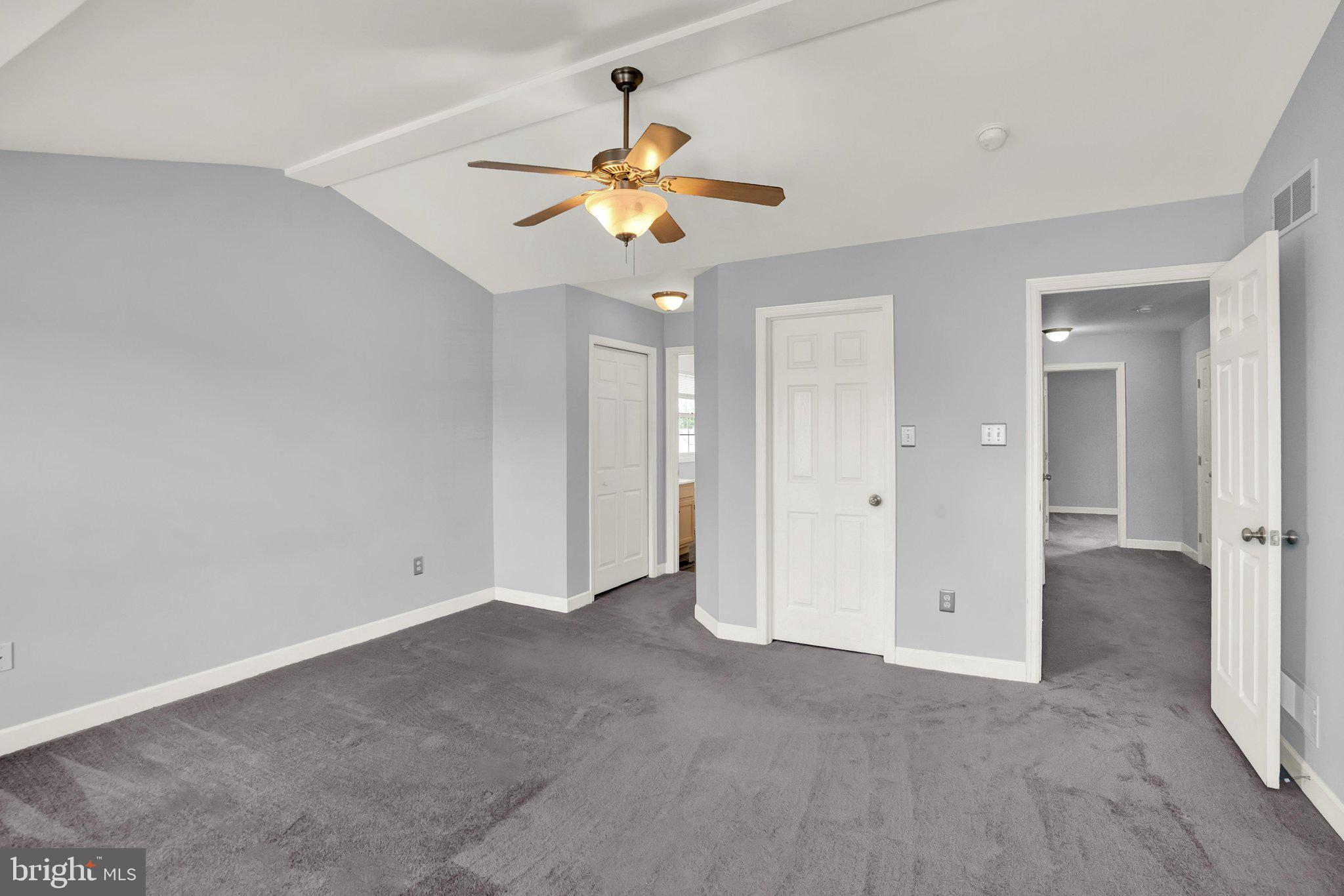 COLUMBIA COURT - Residential