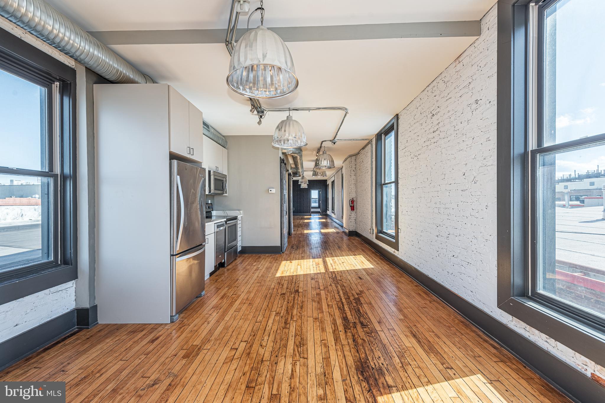 CANTON - Commercial Lease