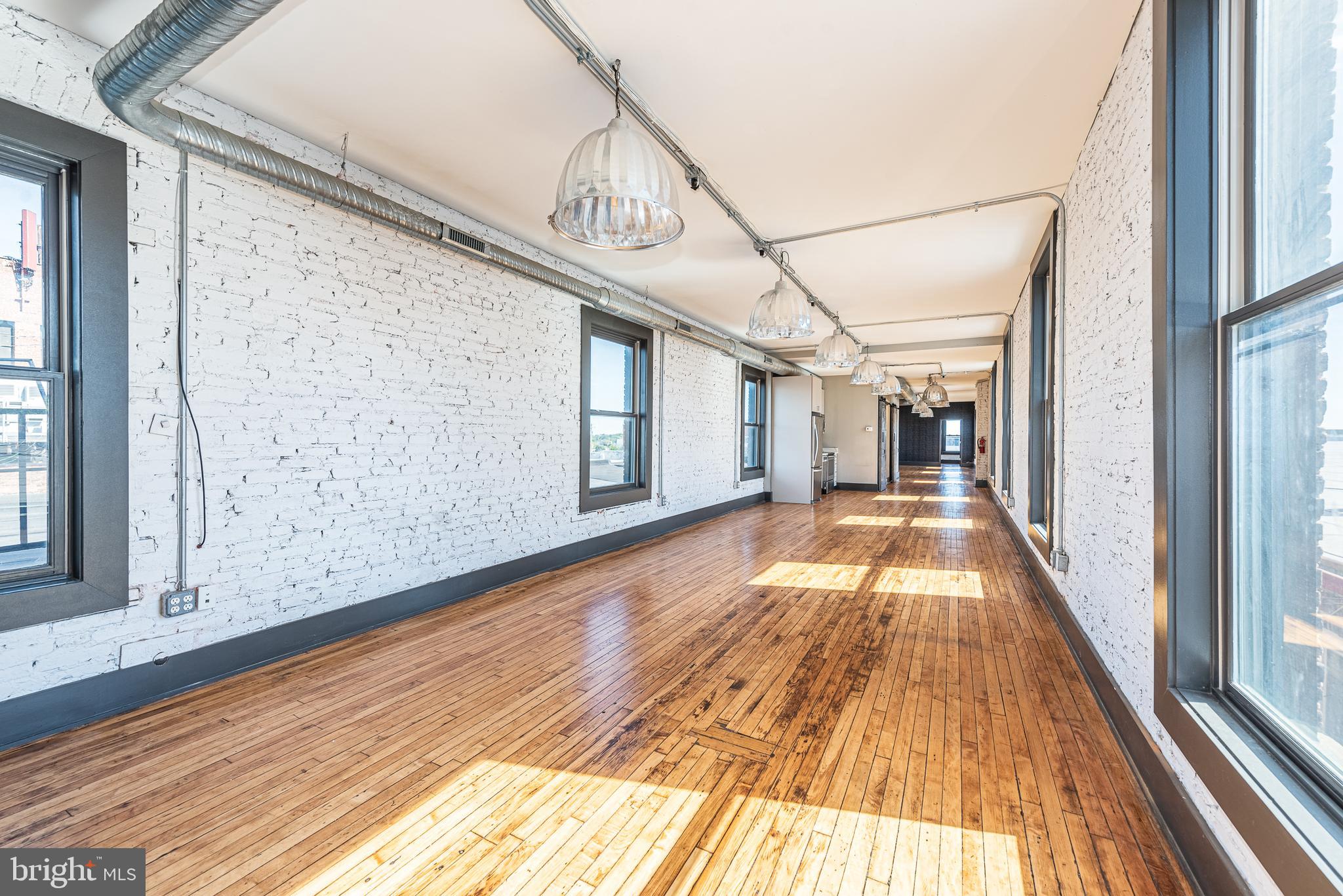 CANTON - Commercial Lease