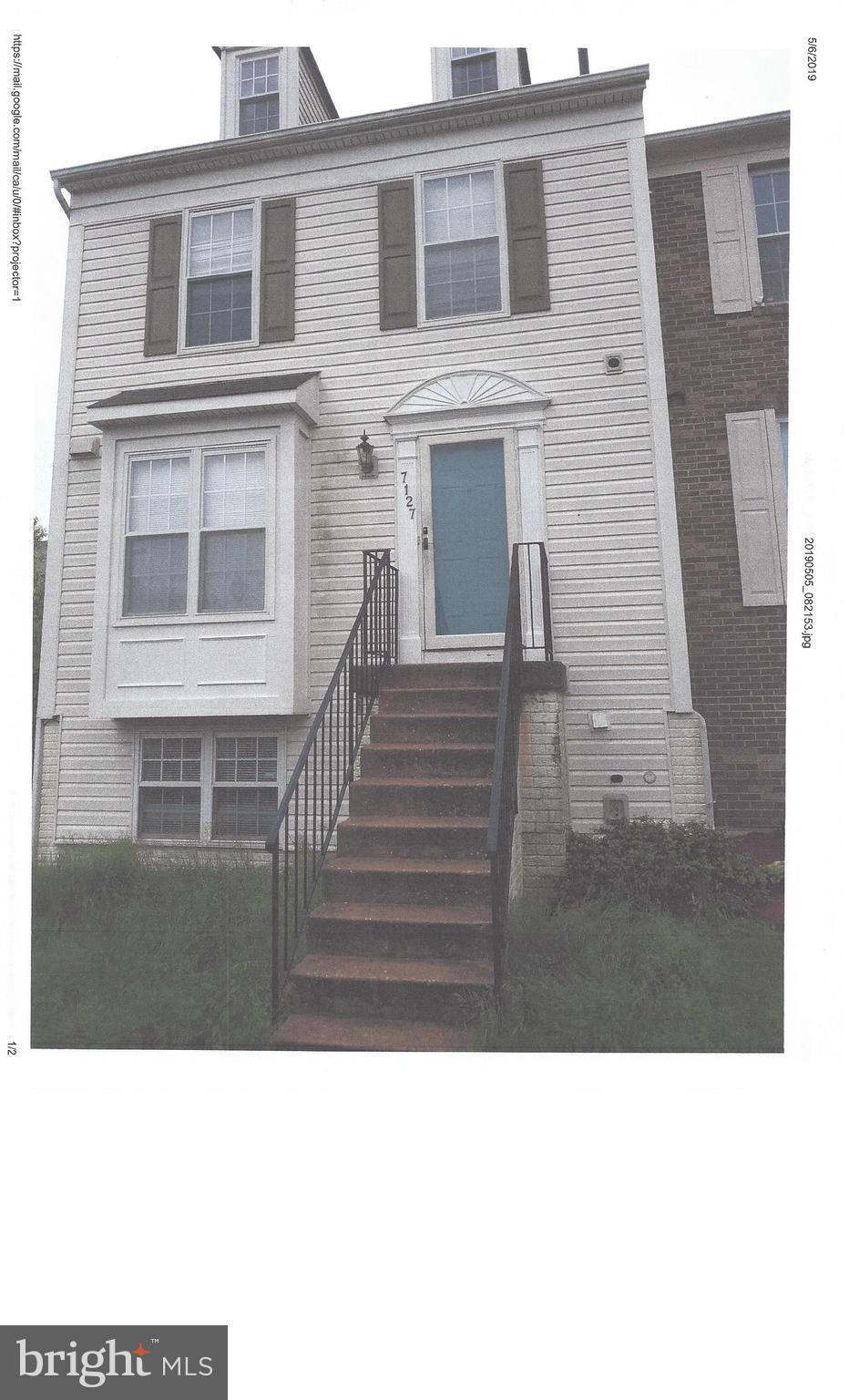 nice end unit in great neighborhood, short distance to dc,andrews, waldorf. open design, deck. living, dining powder rm ,kit on 1st level. rec rm, full bath laundry and 4th bed in basement. 3 beds, complete bath 3rd level. master has overlook room with balcony. Plenty of room inside and fenced in yard. Bring the family, dogs or break out the grill. this one will not last. Some closing help possible