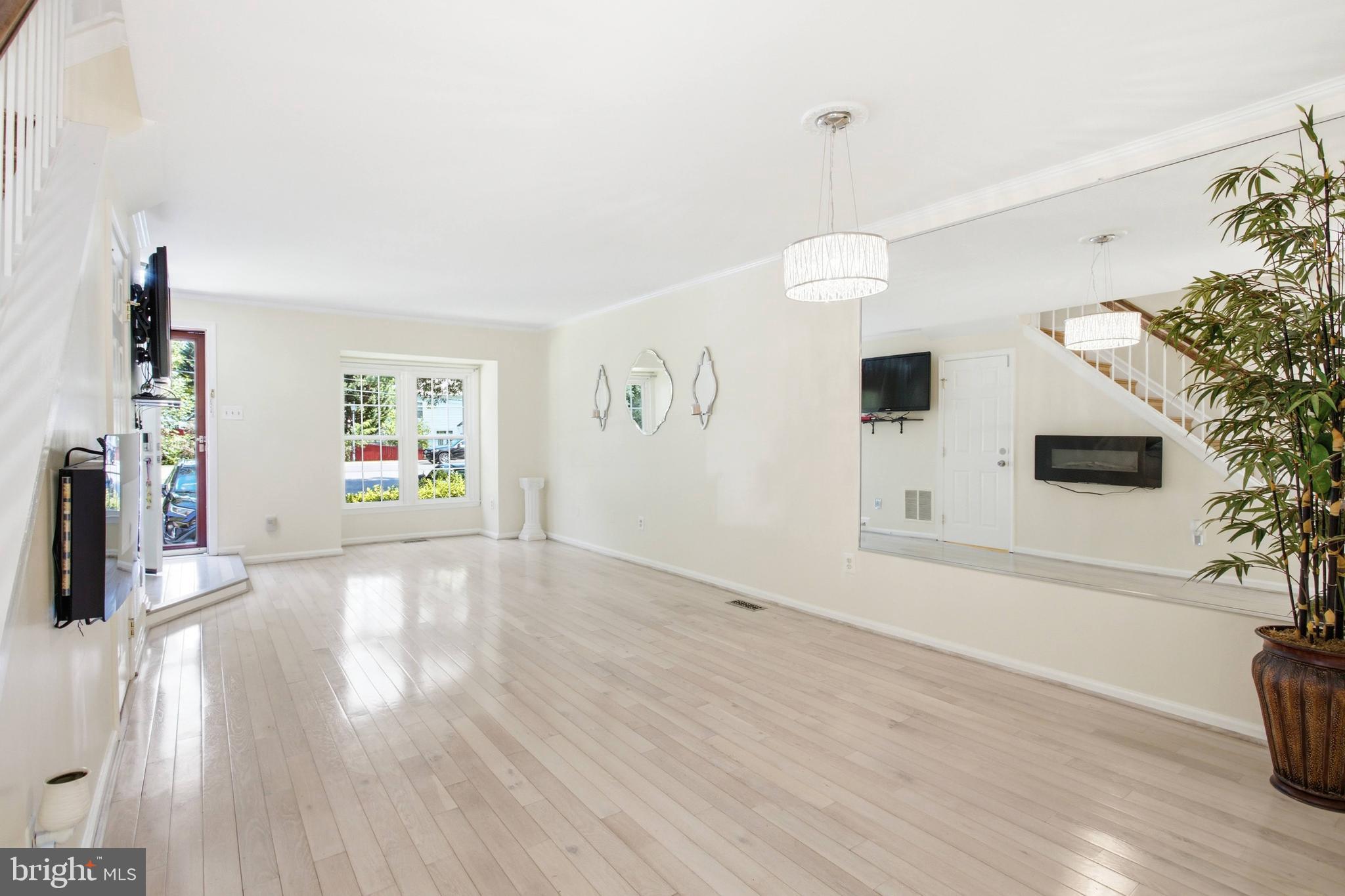 SPRINGFIELD OAKS - Residential
