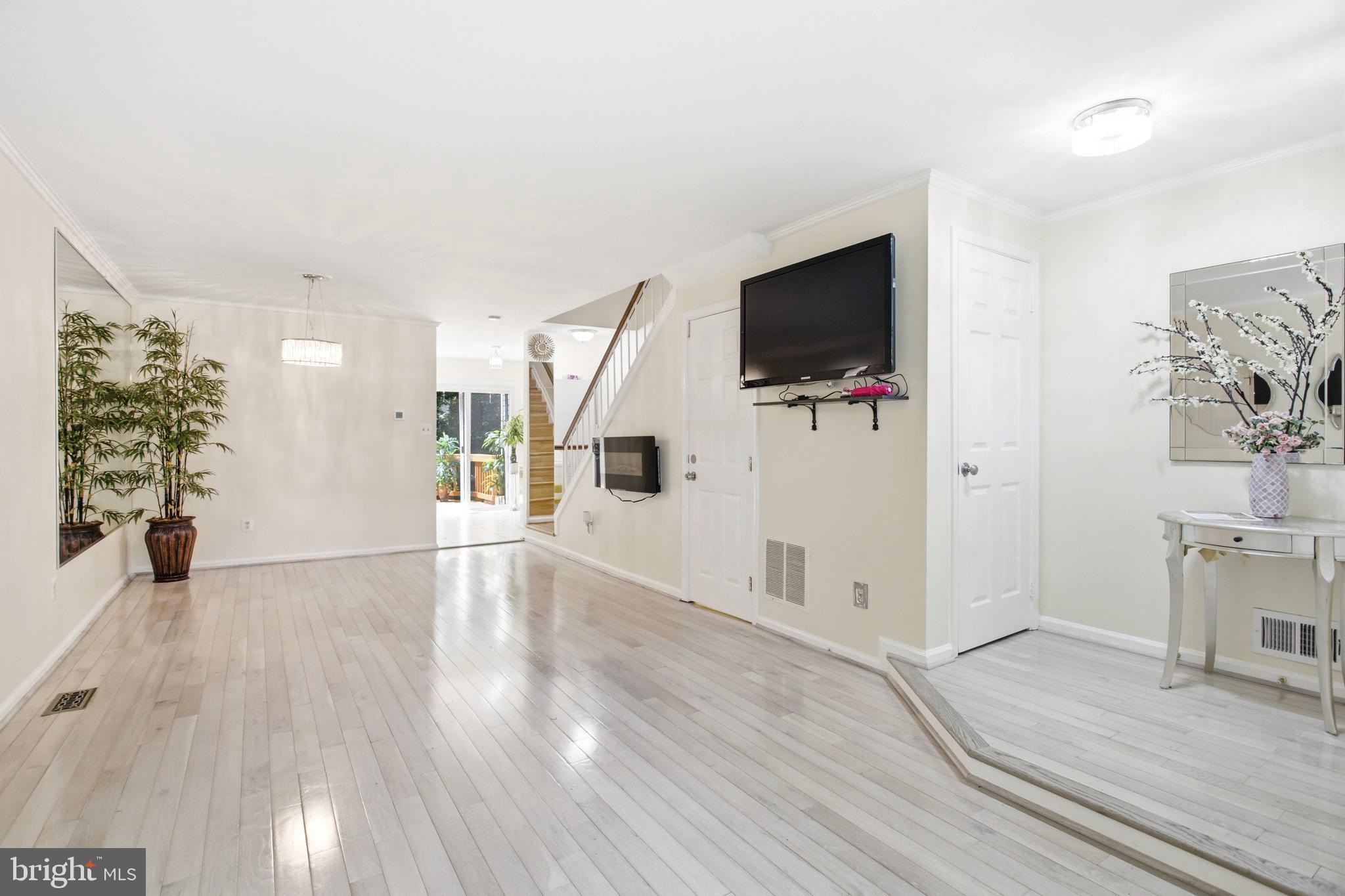 SPRINGFIELD OAKS - Residential