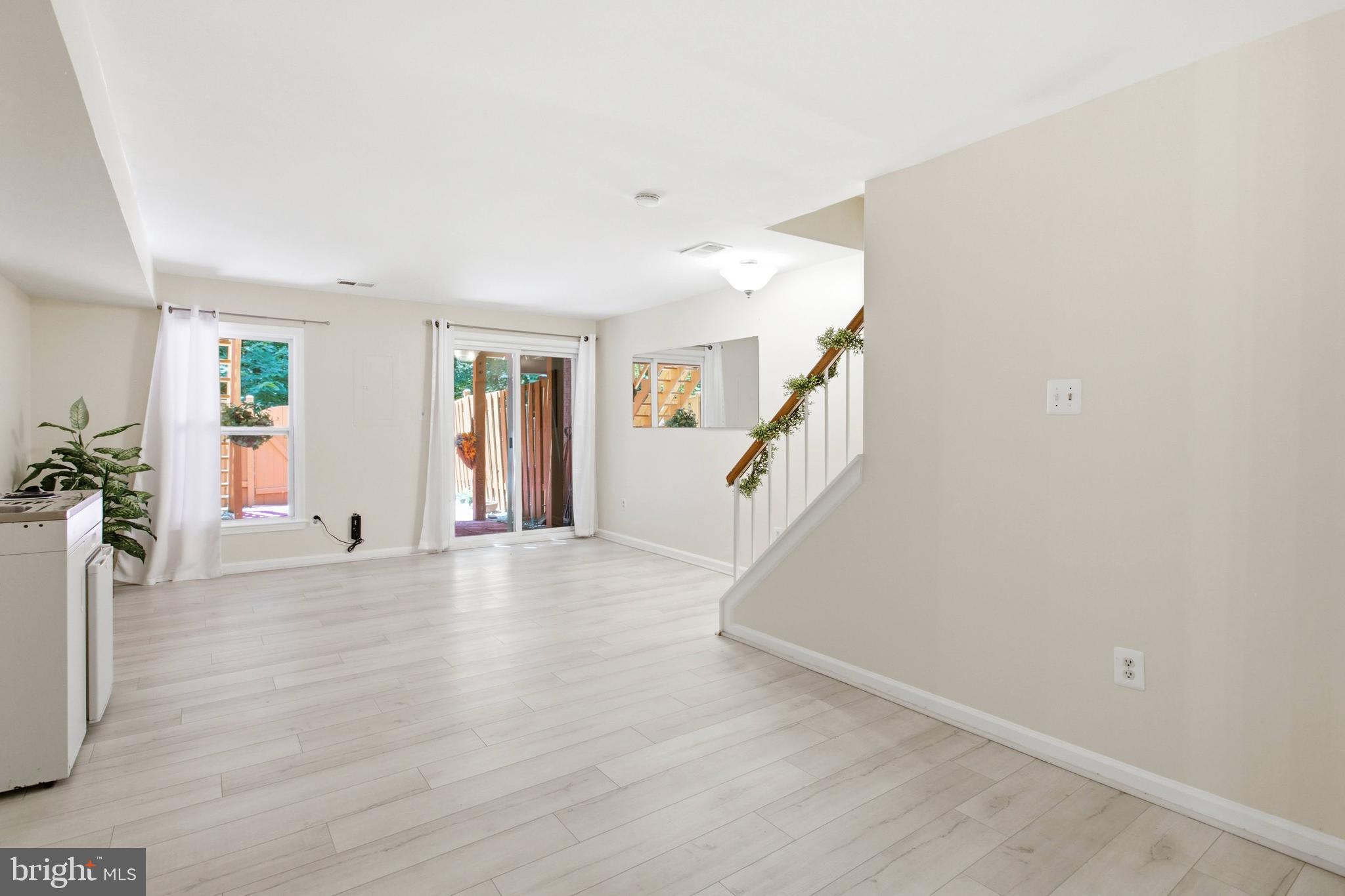 SPRINGFIELD OAKS - Residential