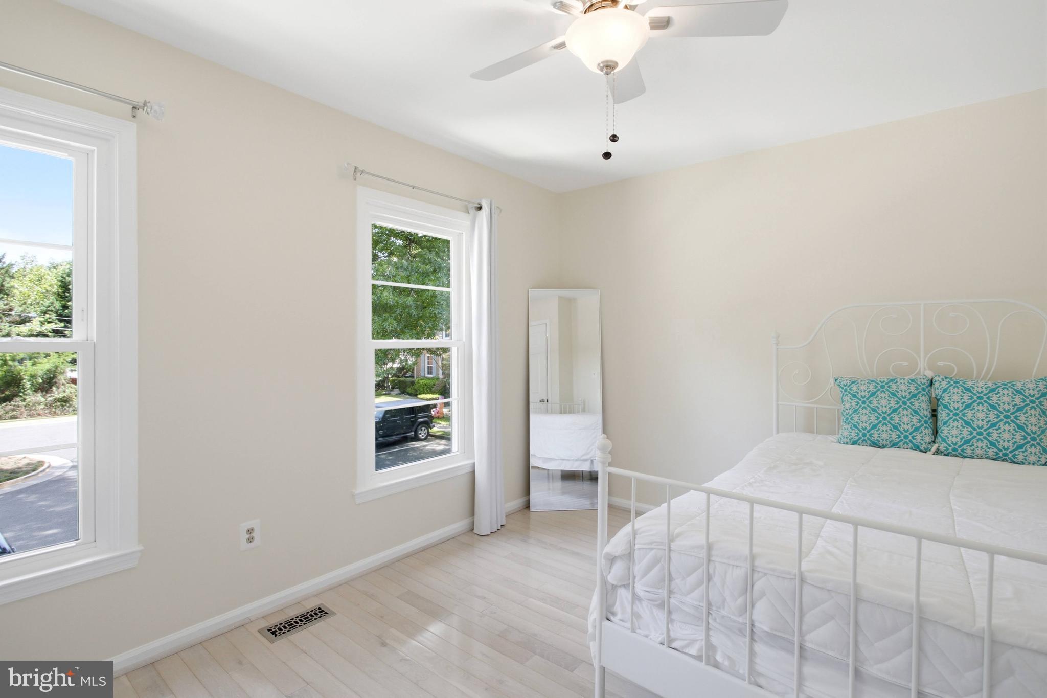 SPRINGFIELD OAKS - Residential