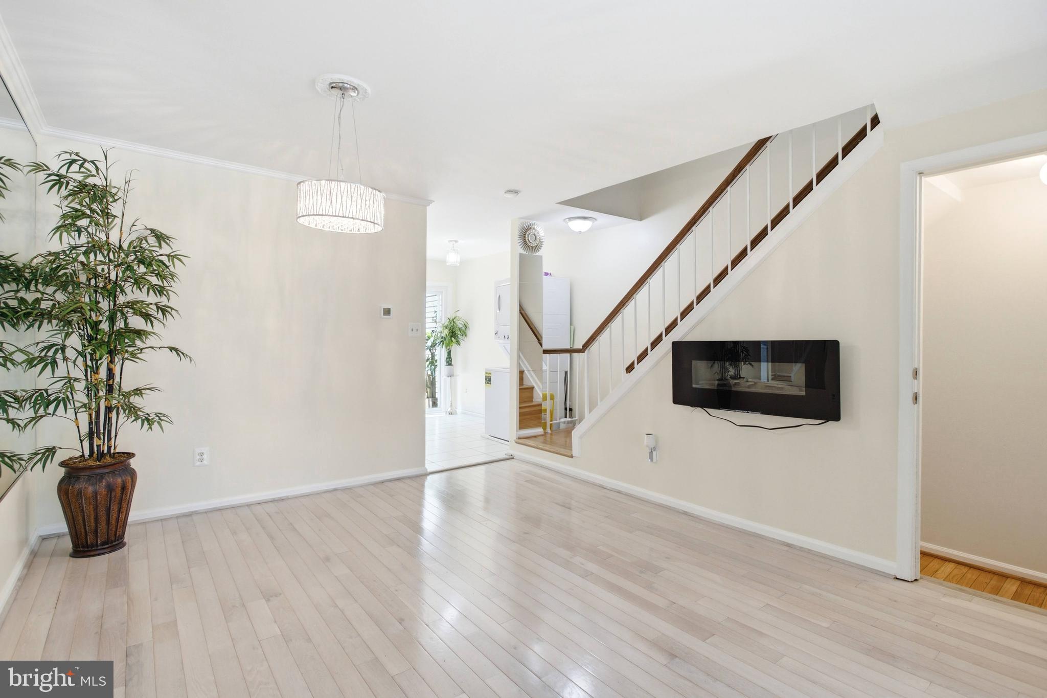 SPRINGFIELD OAKS - Residential