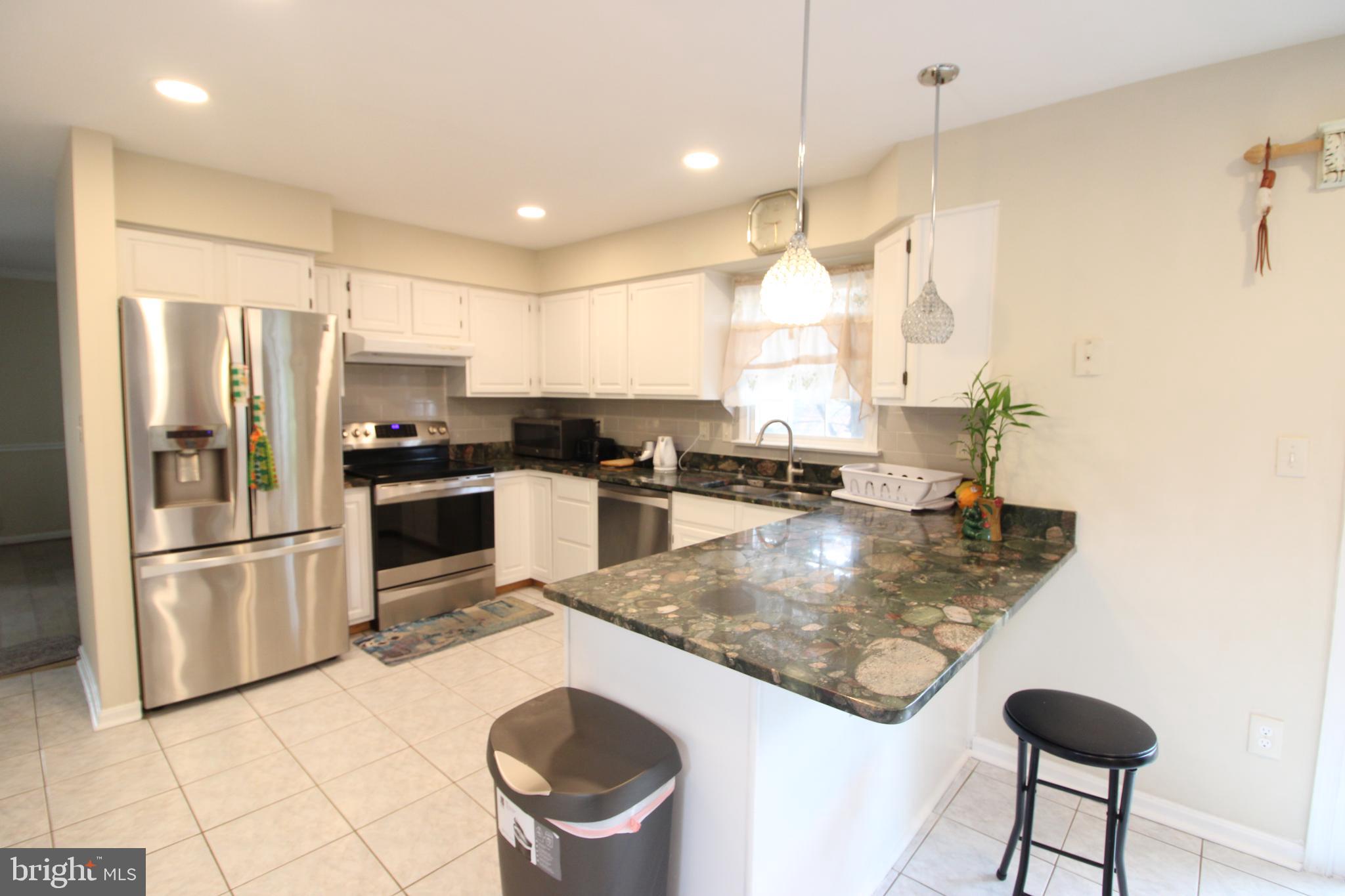 ROLLING BROOK - Residential Lease