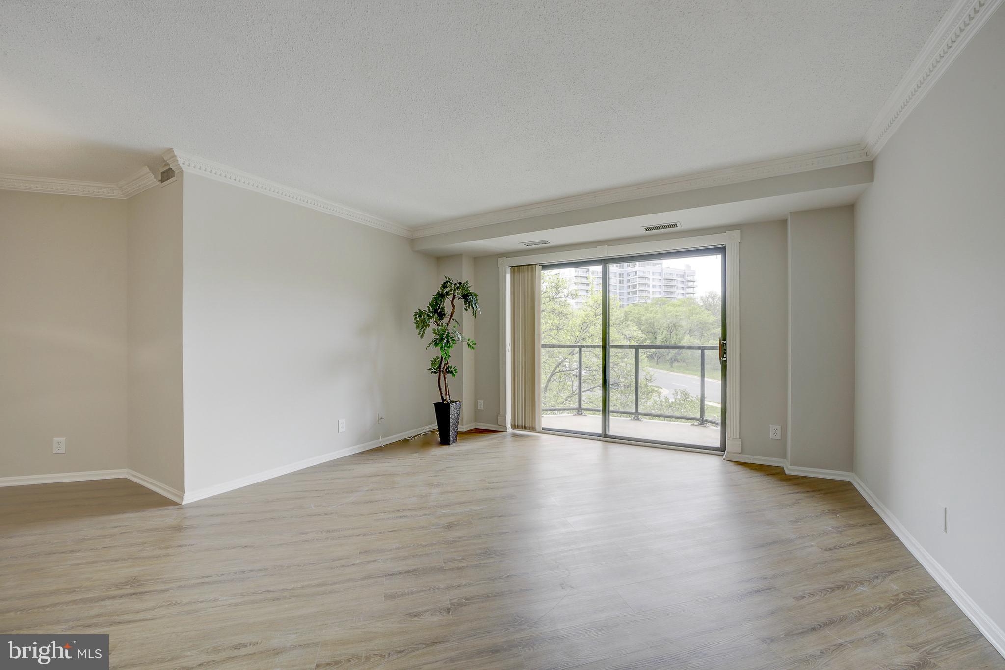 ASTORIA CONDOMINIUM - Residential