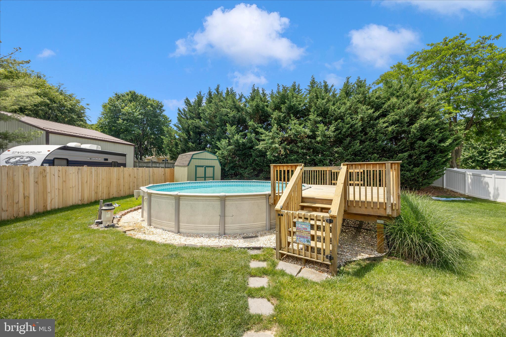 WHISPERING HILLS - Residential