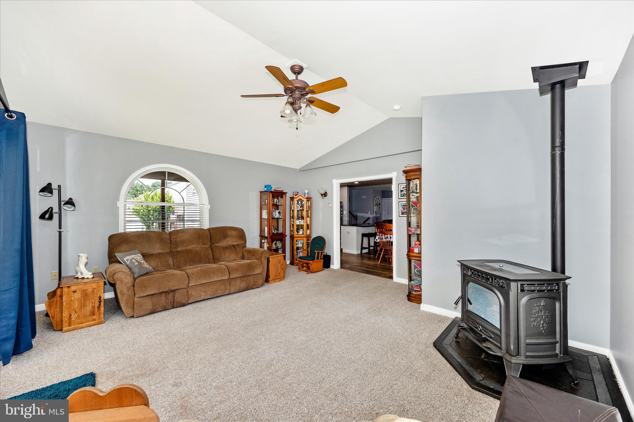 WHISPERING HILLS - Residential