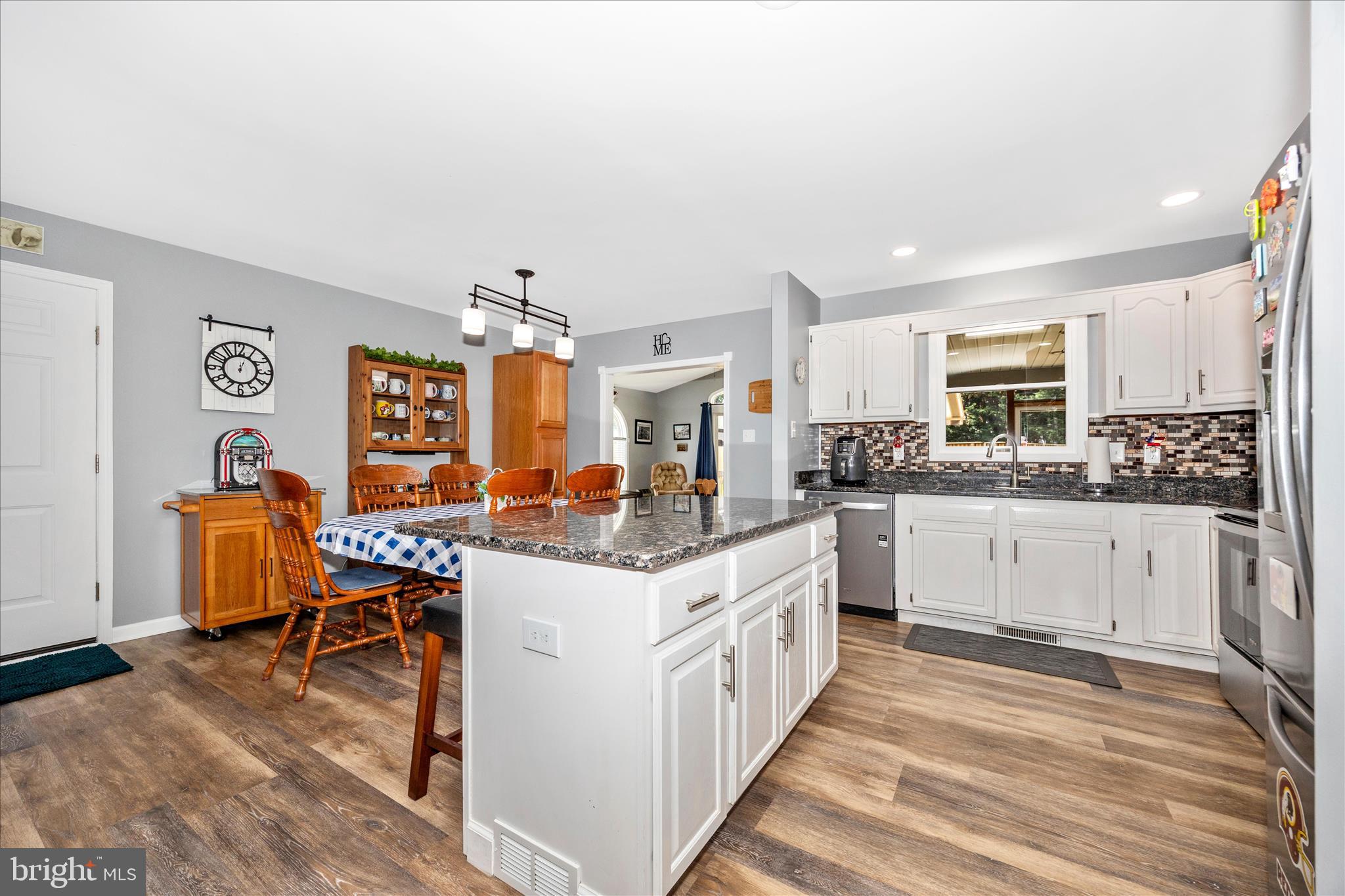 WHISPERING HILLS - Residential
