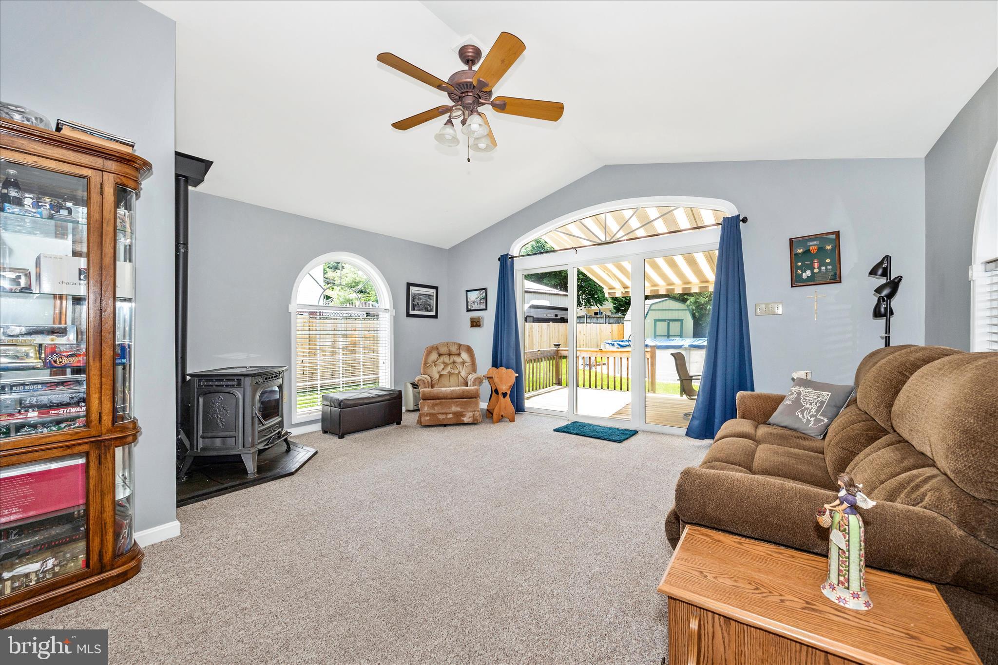 WHISPERING HILLS - Residential