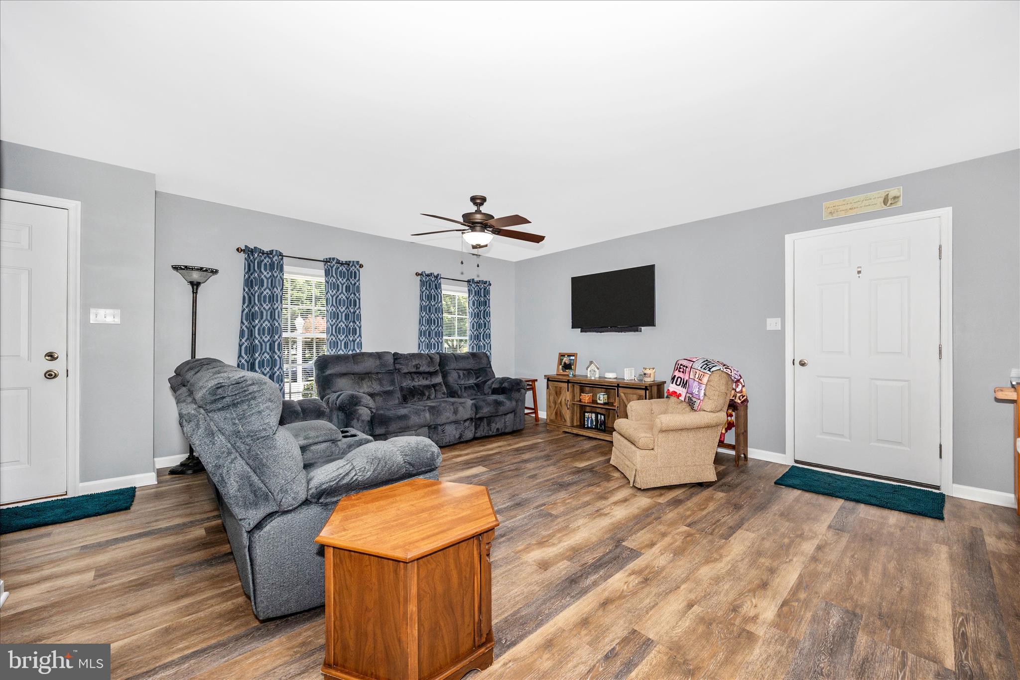 WHISPERING HILLS - Residential