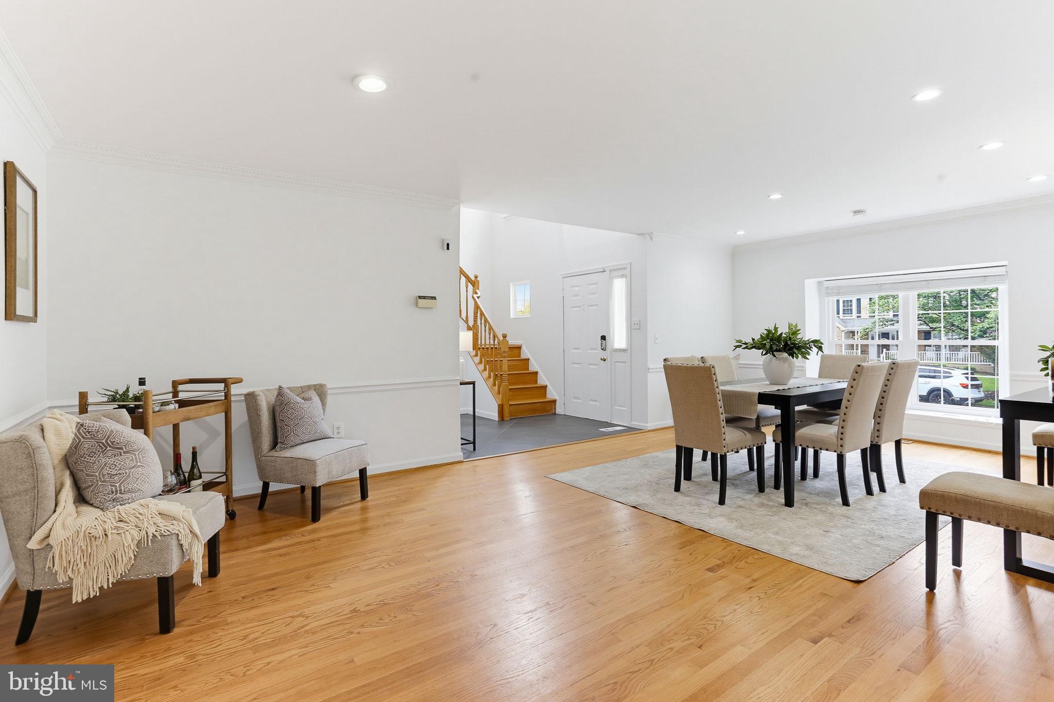 WILLIAMSBURG VILLAGE - Residential
