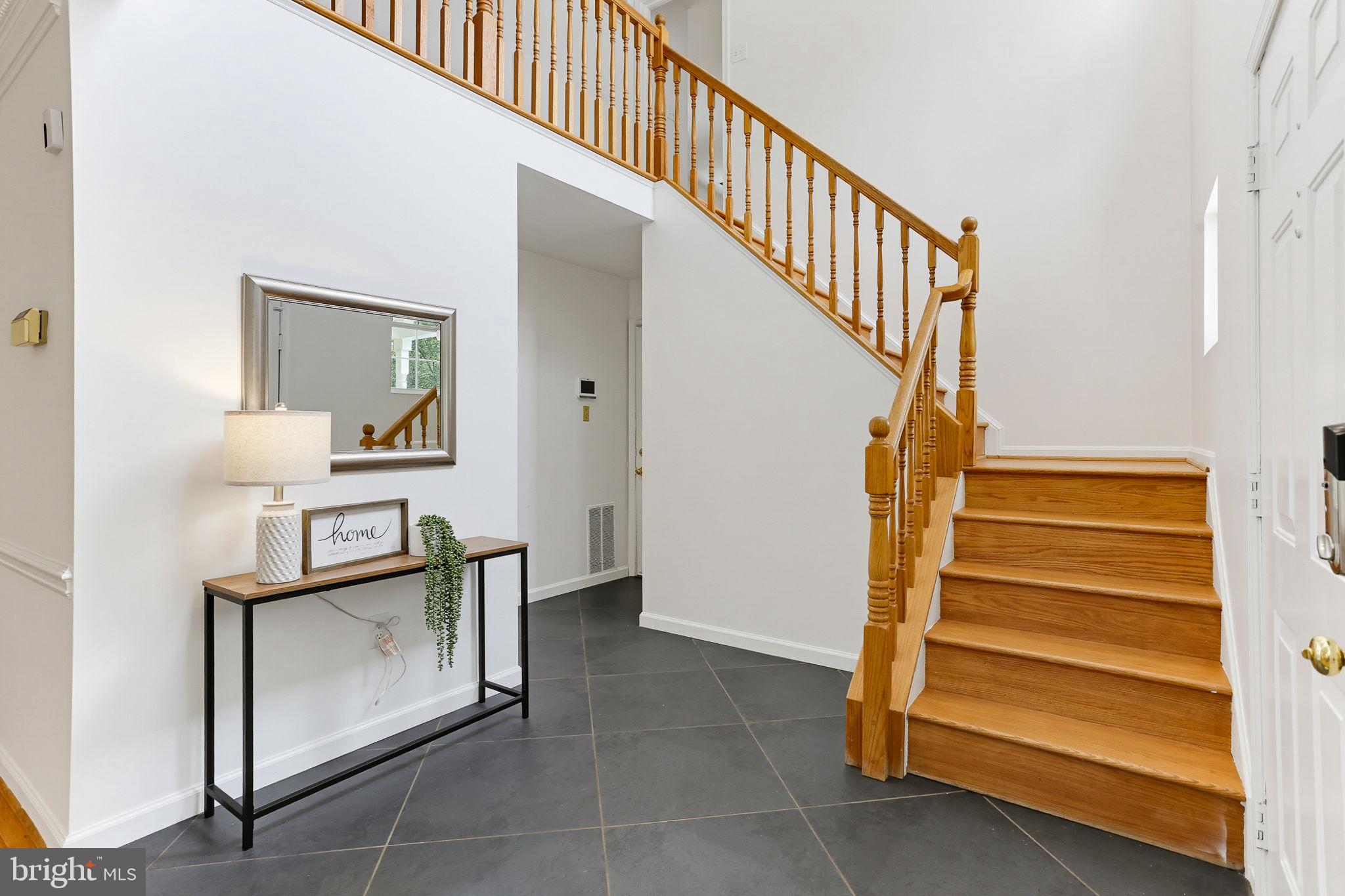 WILLIAMSBURG VILLAGE - Residential