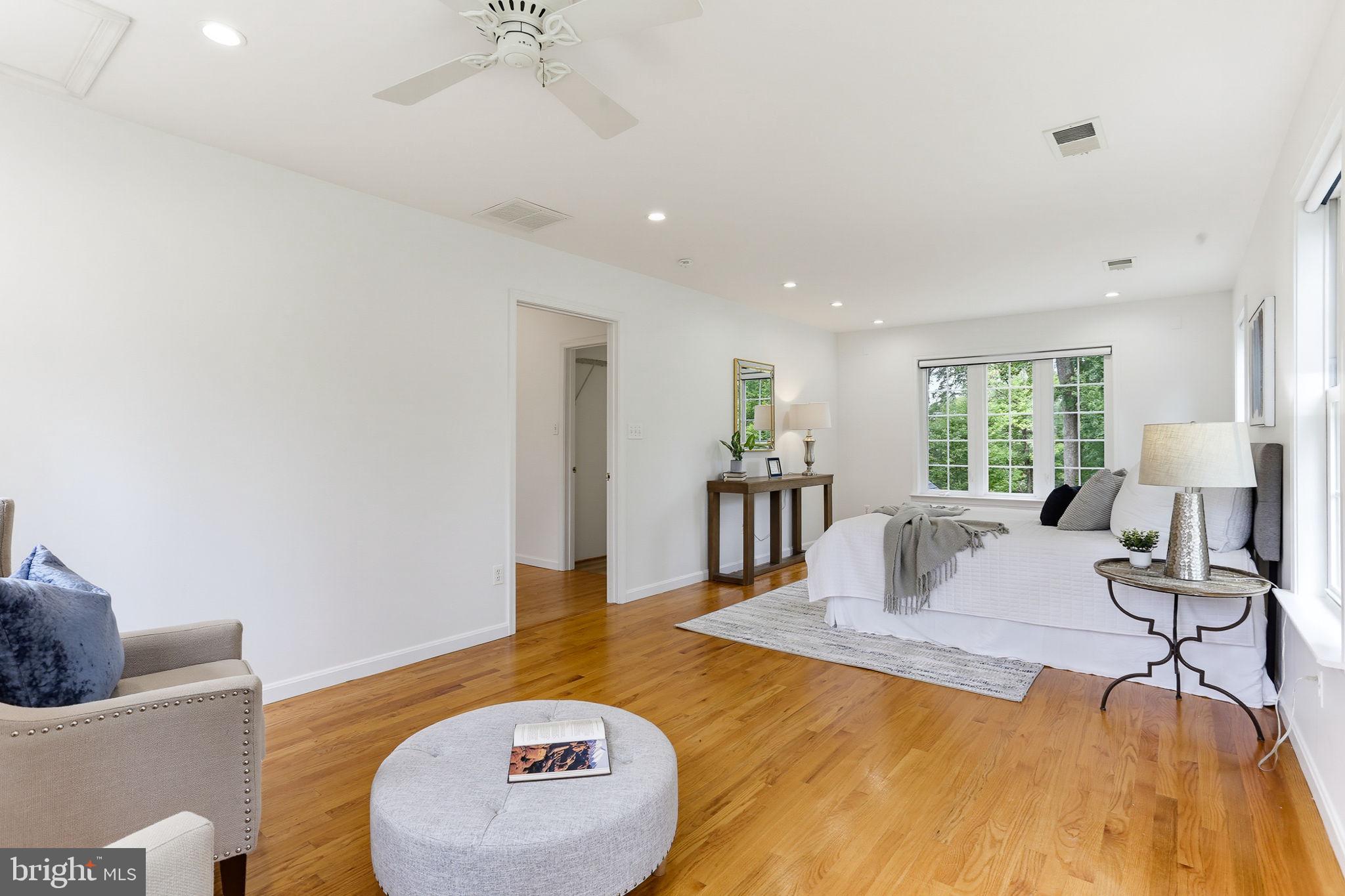 WILLIAMSBURG VILLAGE - Residential