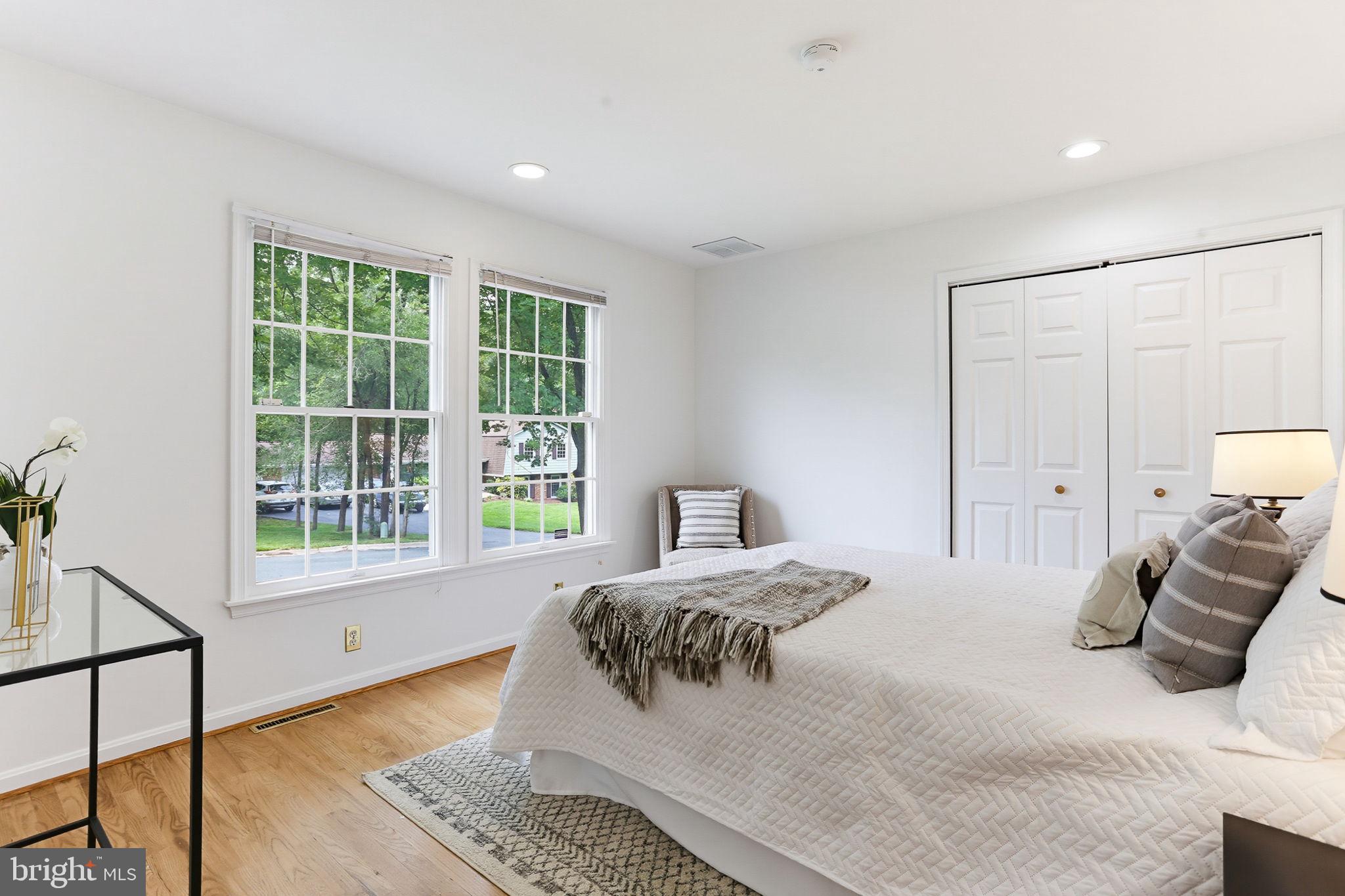 WILLIAMSBURG VILLAGE - Residential